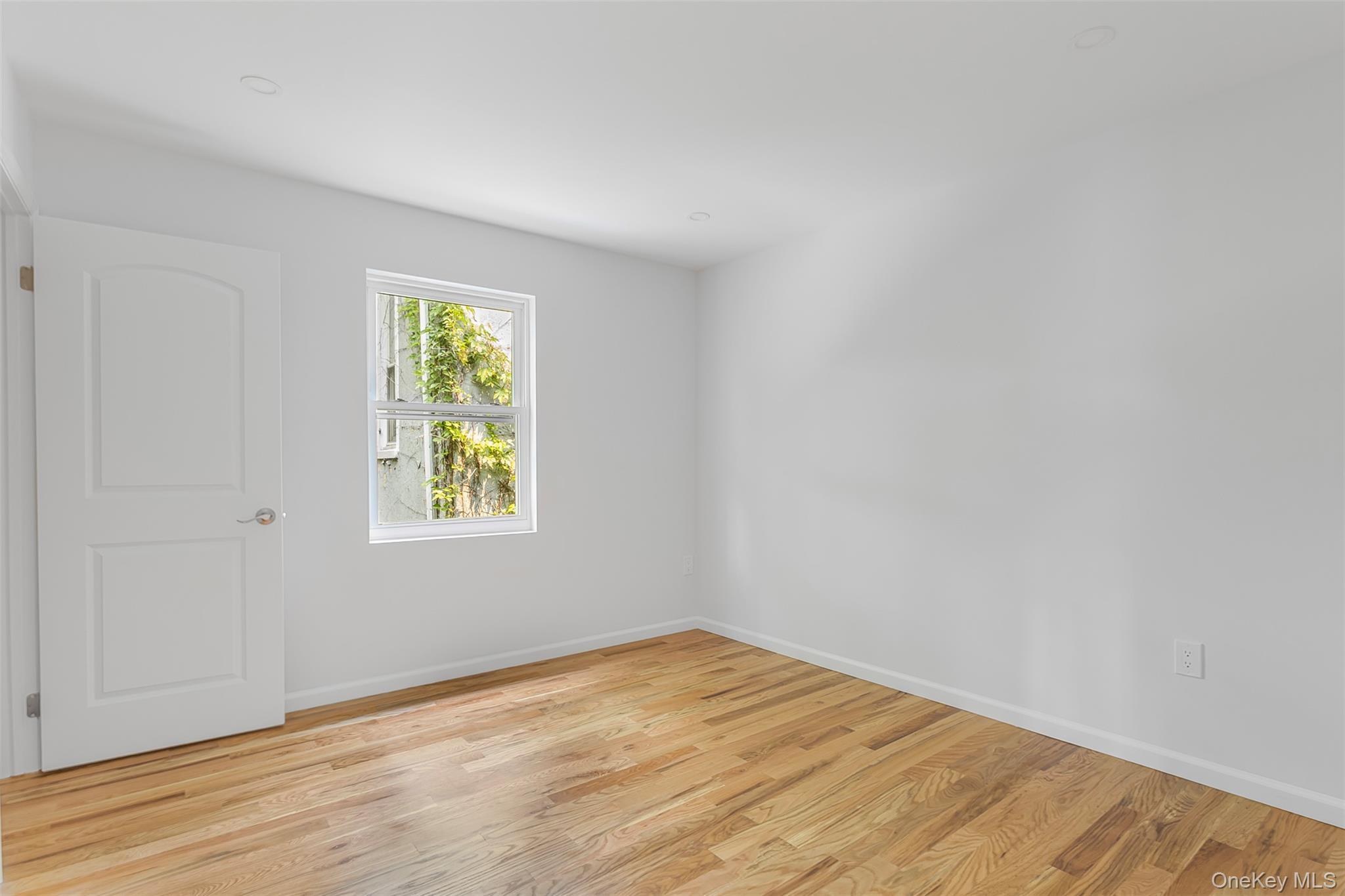 Single Family Grace Avenue Bronx, NY 10469, MLS-1027128-14