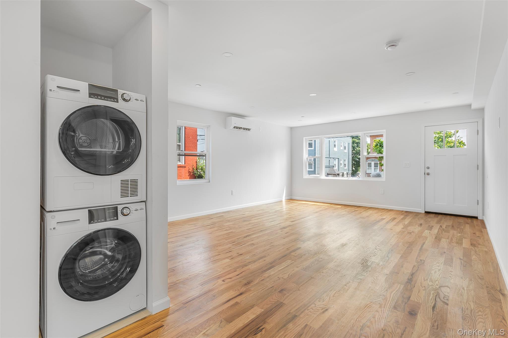 Single Family Grace Avenue Bronx, NY 10469, MLS-1027128-2