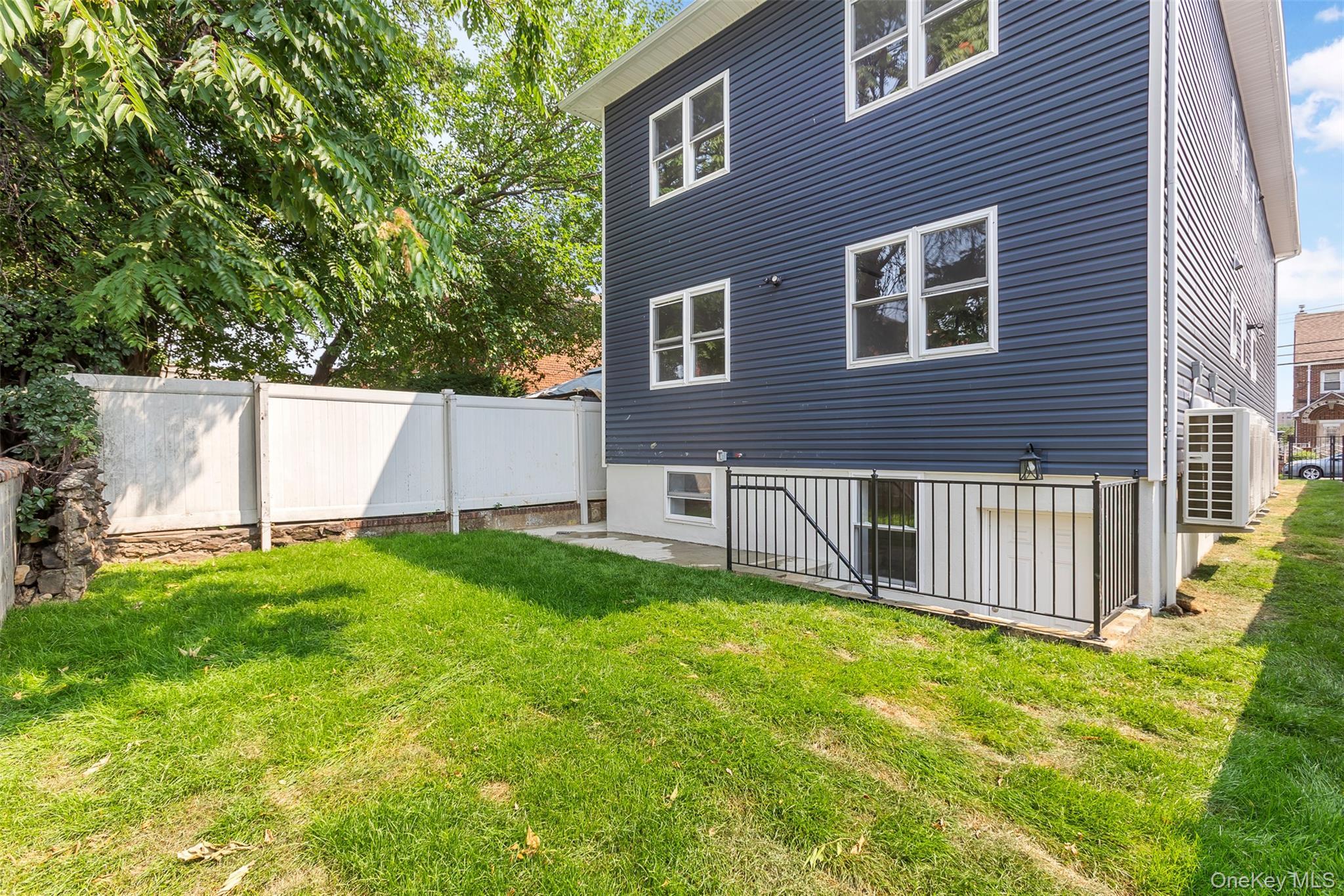 Single Family Grace Avenue Bronx, NY 10469, MLS-1027128-21