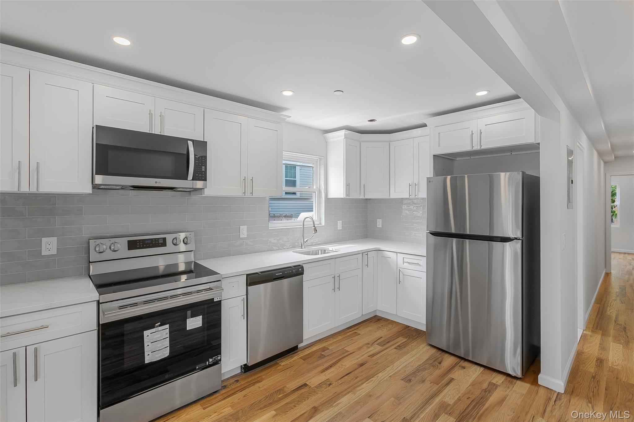 Single Family Grace Avenue Bronx, NY 10469, MLS-1027128-3