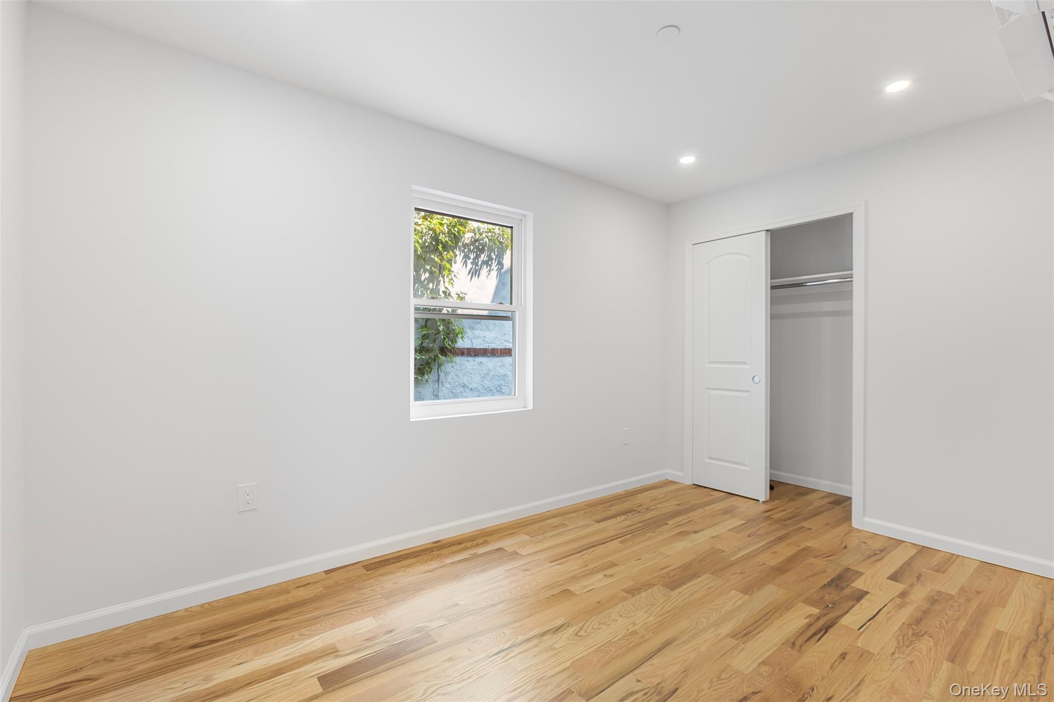 Single Family Grace Avenue Bronx, NY 10469, MLS-1027128-5