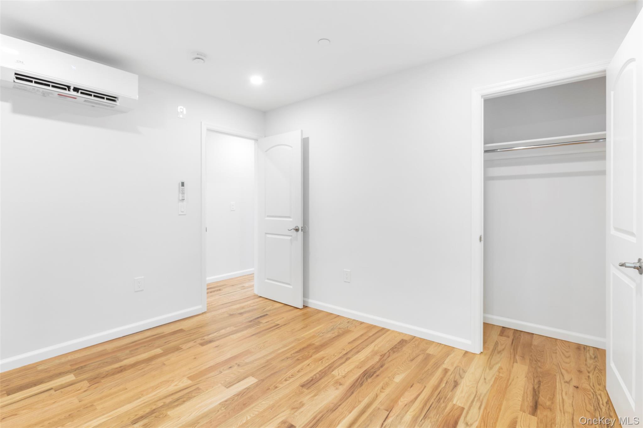 Single Family Grace Avenue Bronx, NY 10469, MLS-1027128-7