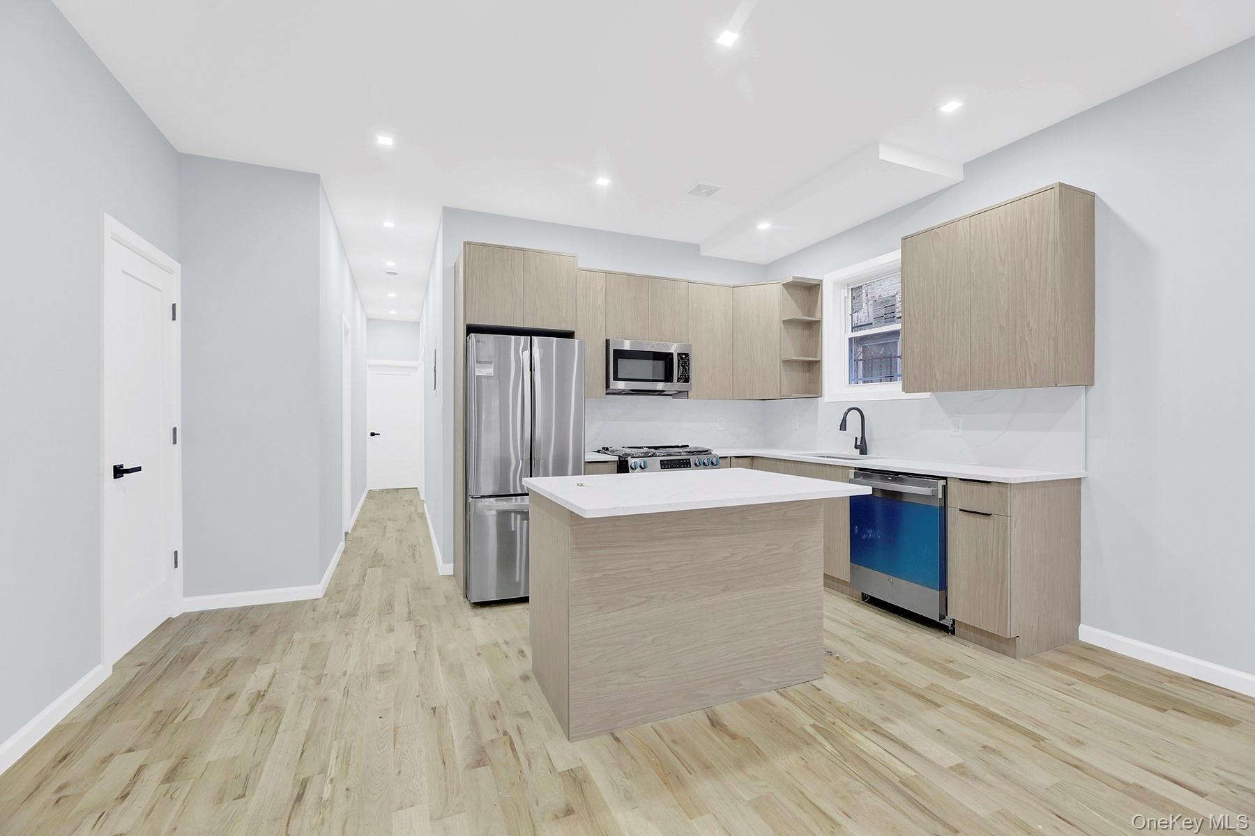Single Family Strauss Street  Brooklyn, NY 11212, MLS-1027138-4
