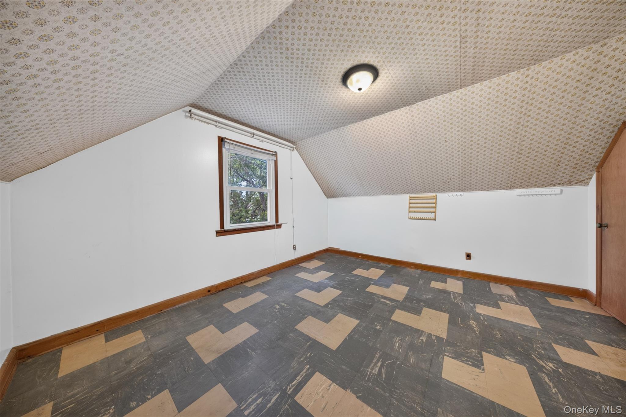Single Family 21st Avenue Queens, NY 11357, MLS-1027150-15