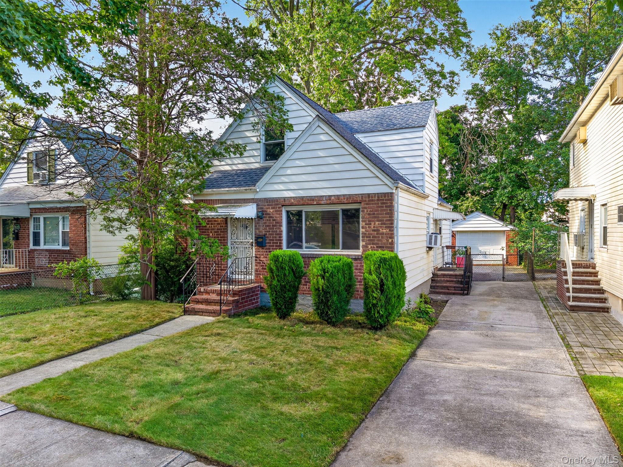 Single Family 21st Avenue Queens, NY 11357, MLS-1027150-2