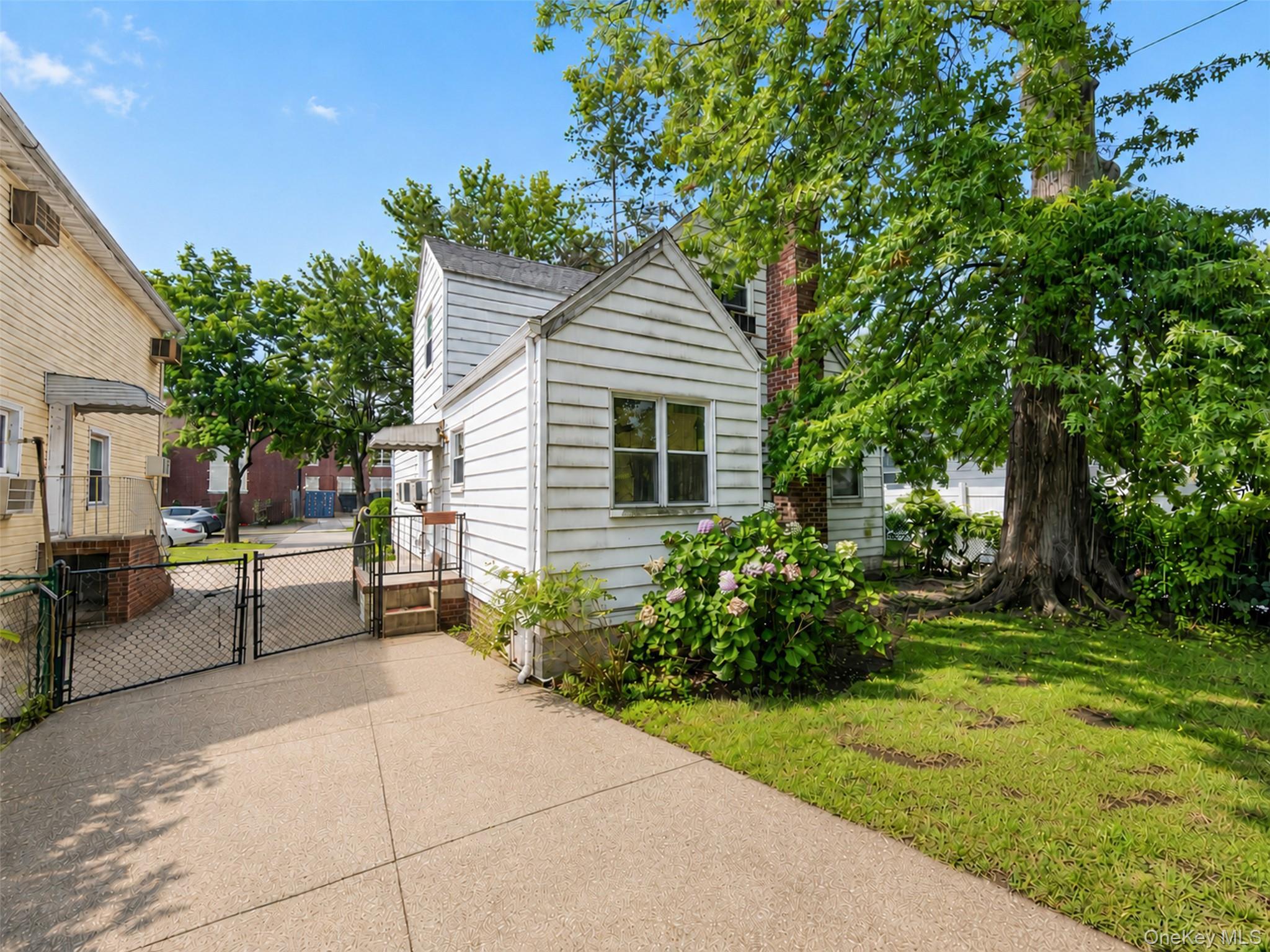 Single Family 21st Avenue Queens, NY 11357, MLS-1027150-20