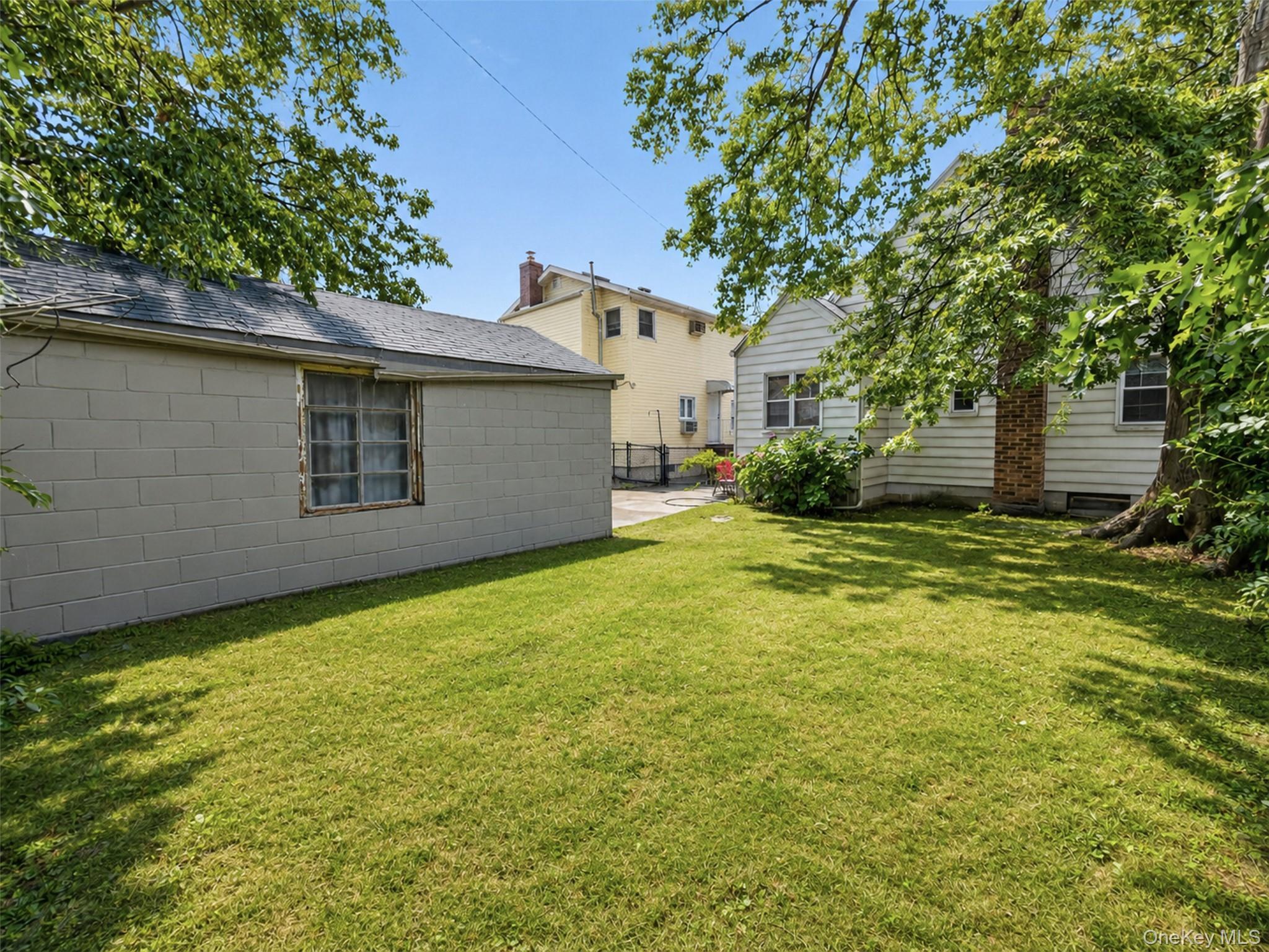 Single Family 21st Avenue Queens, NY 11357, MLS-1027150-21