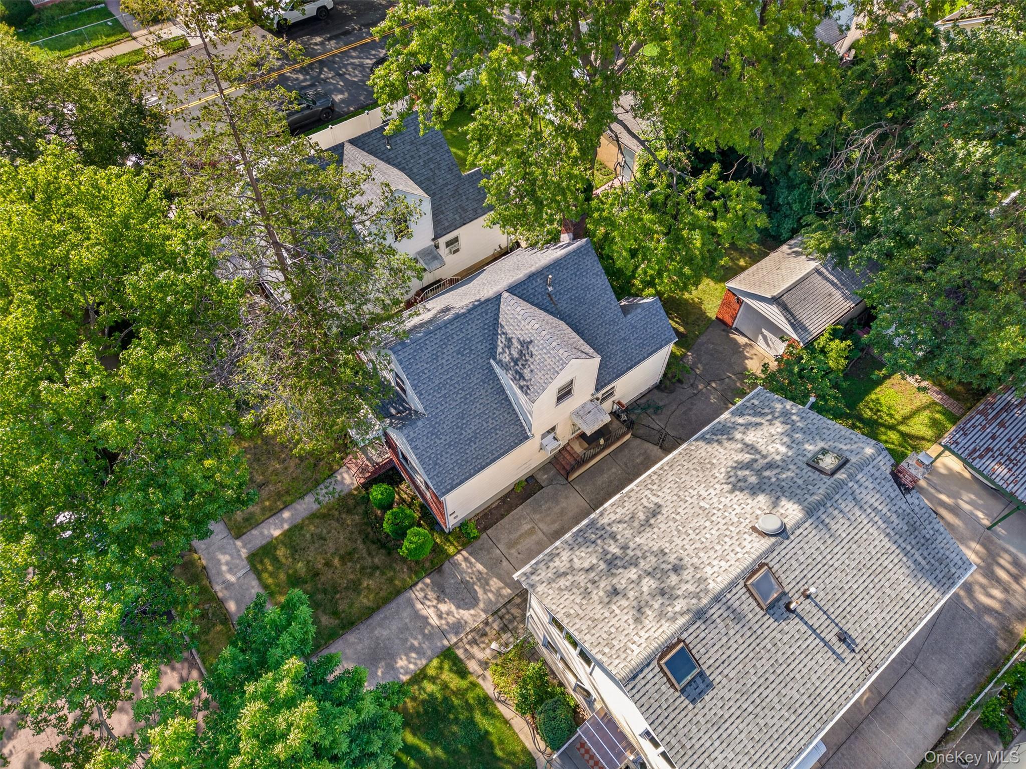Single Family 21st Avenue Queens, NY 11357, MLS-1027150-25