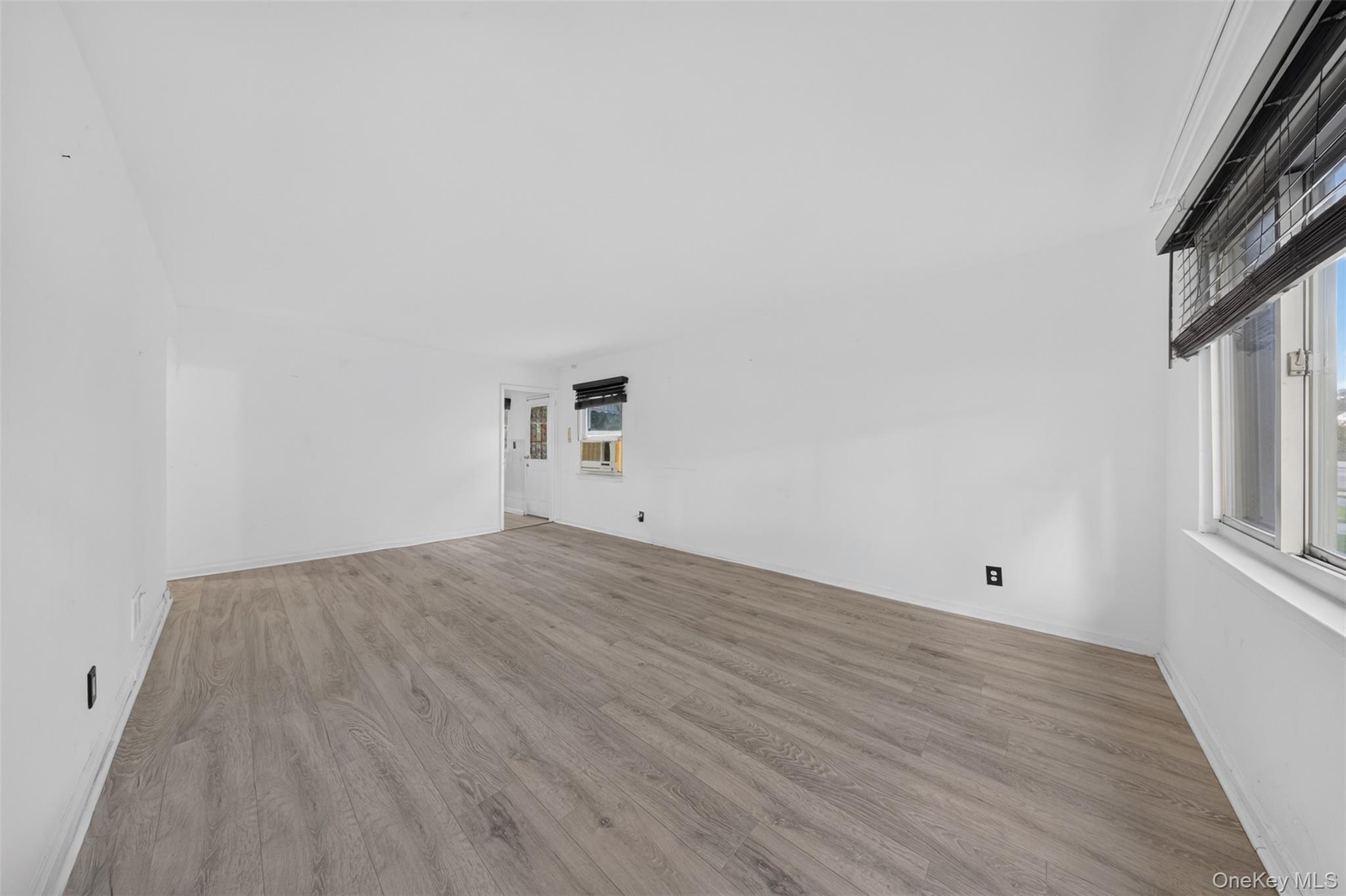 Single Family 21st Avenue Queens, NY 11357, MLS-1027150-4