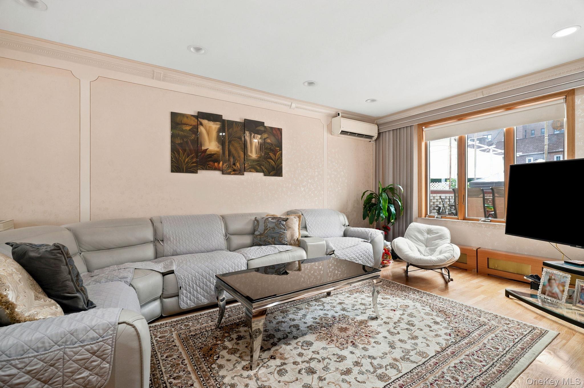 Single Family 65th Road Queens, NY 11374, MLS-1027160-3