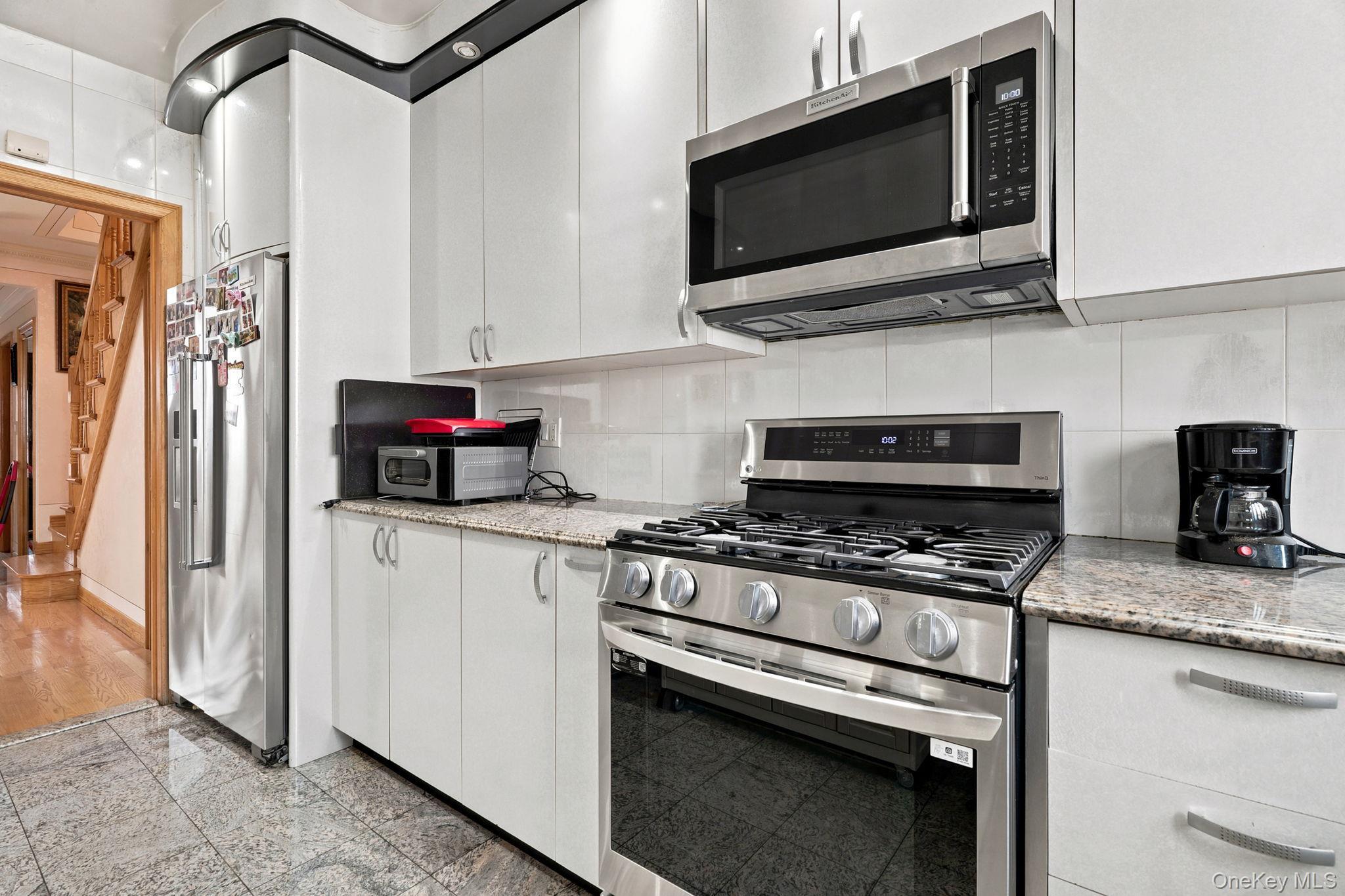 Single Family 65th Road Queens, NY 11374, MLS-1027160-8