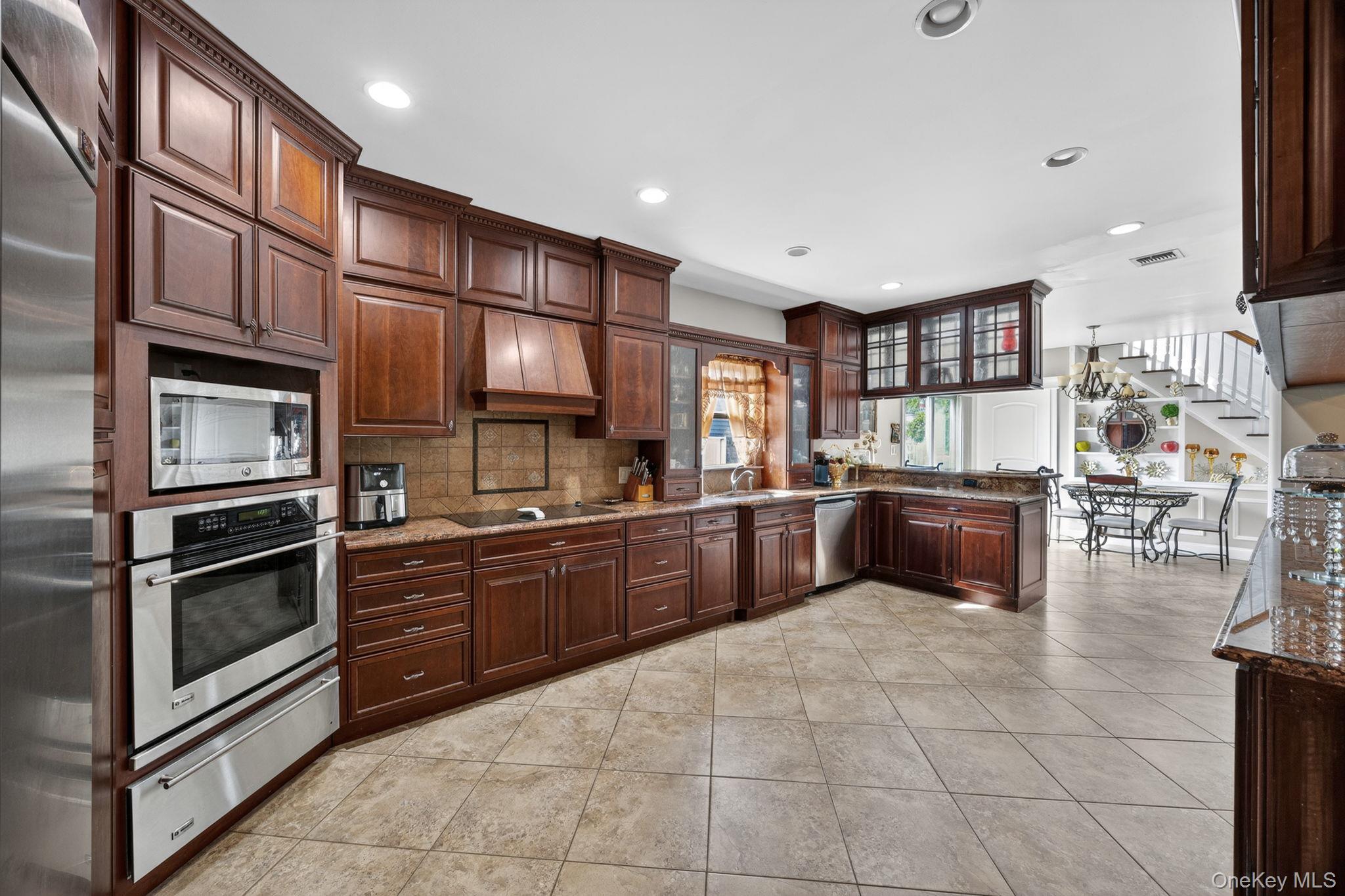 Single Family Steuben Boulevard Suffolk County, NY 11767, MLS-1027173-13