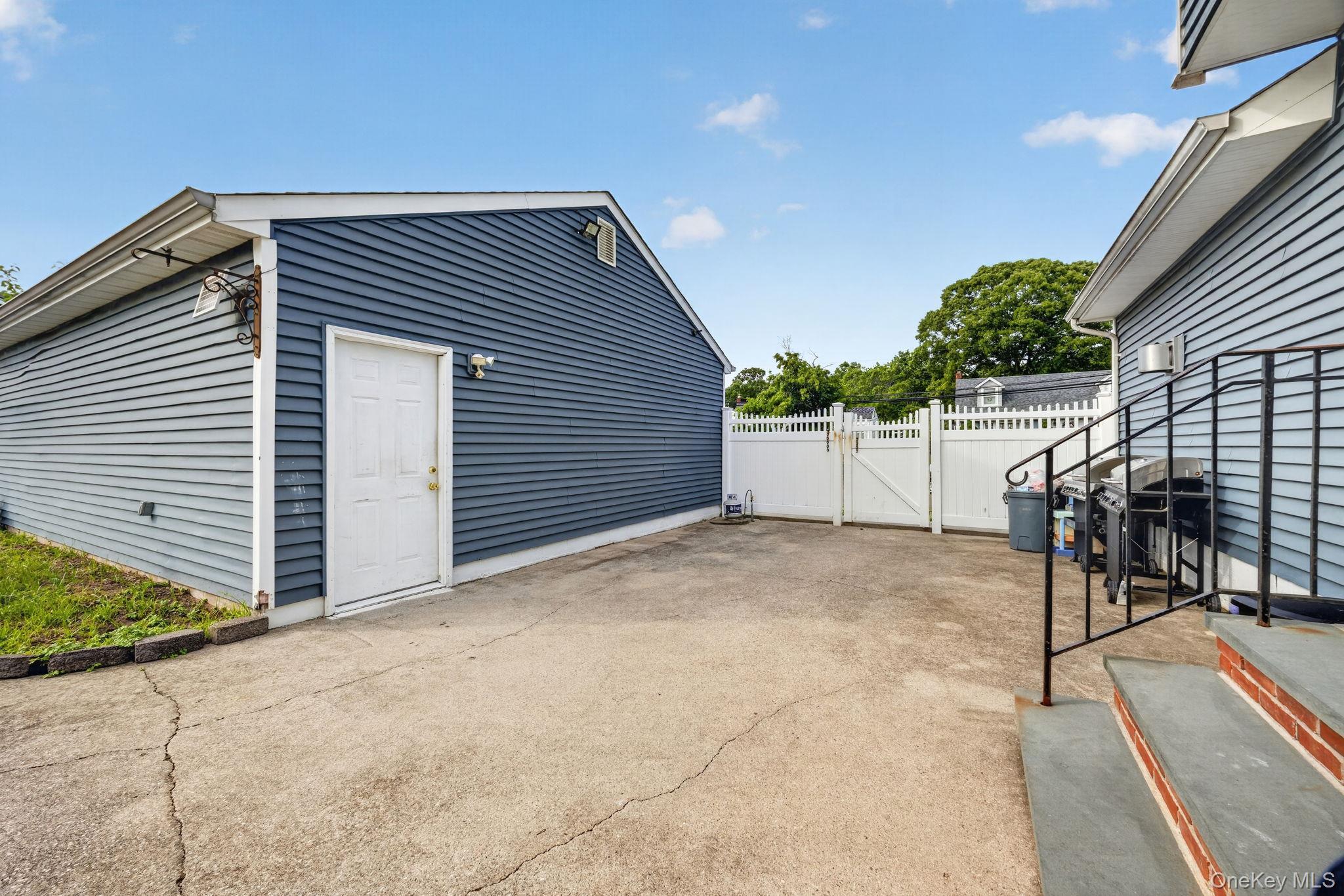 Single Family Steuben Boulevard Suffolk County, NY 11767, MLS-1027173-30