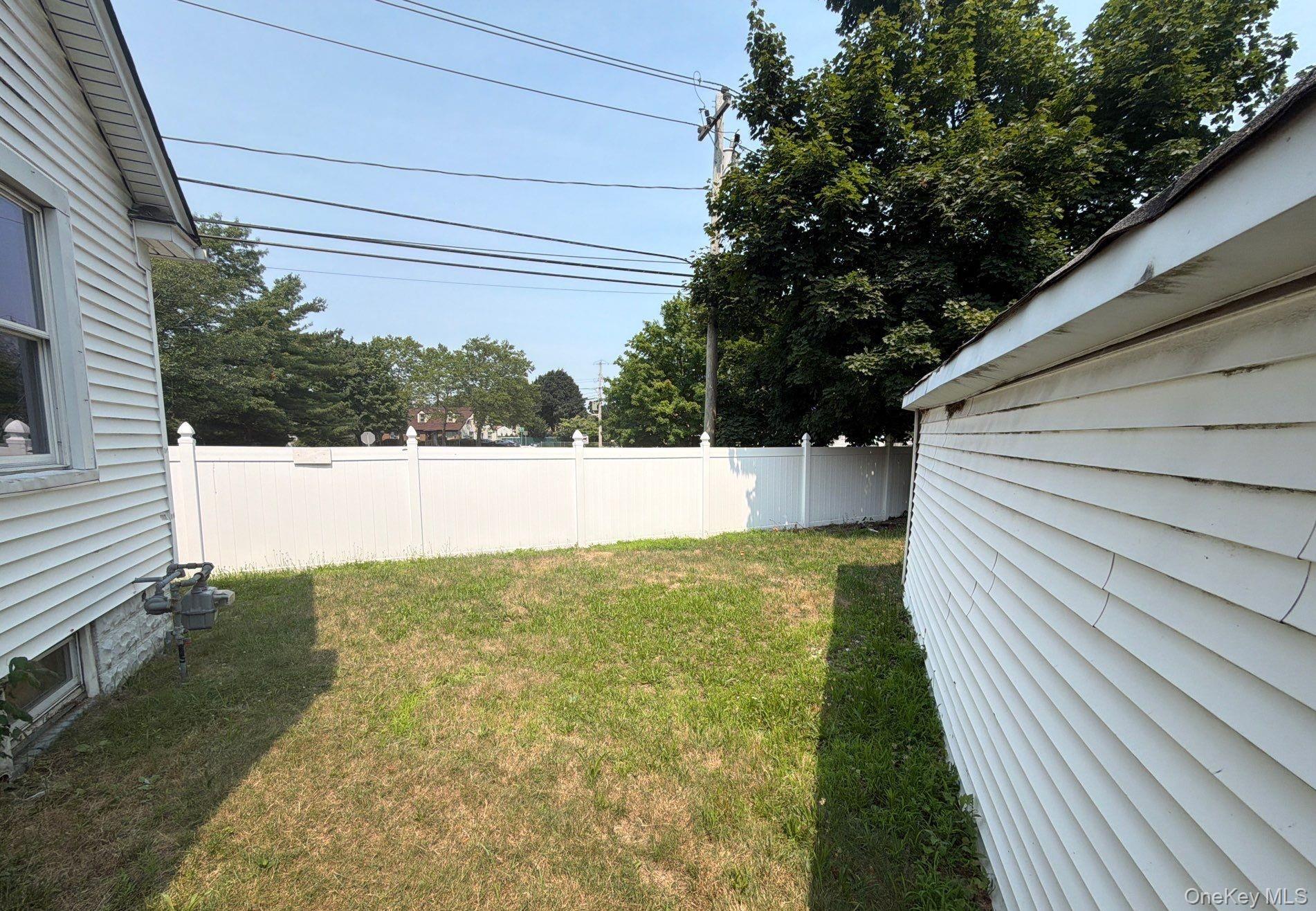 Single Family Straight Path  Suffolk County, NY 11704, MLS-1027183-16