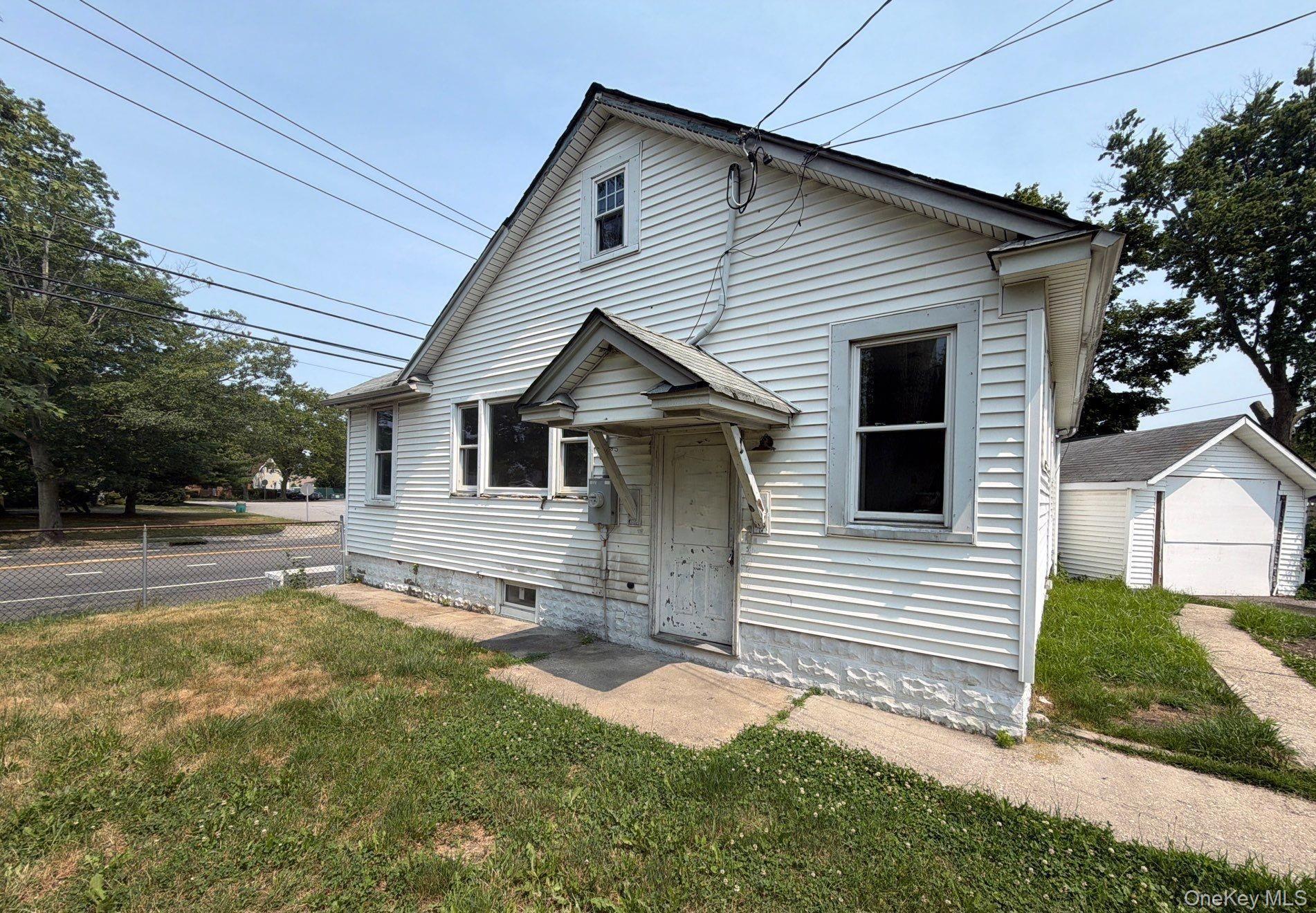 Single Family Straight Path  Suffolk County, NY 11704, MLS-1027183-2