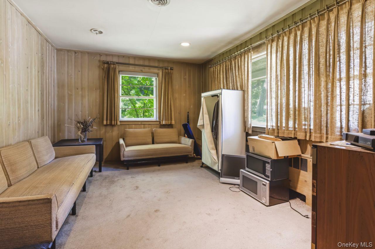 Single Family Nassau Drive  Nassau County, NY 11021, MLS-1027185-10