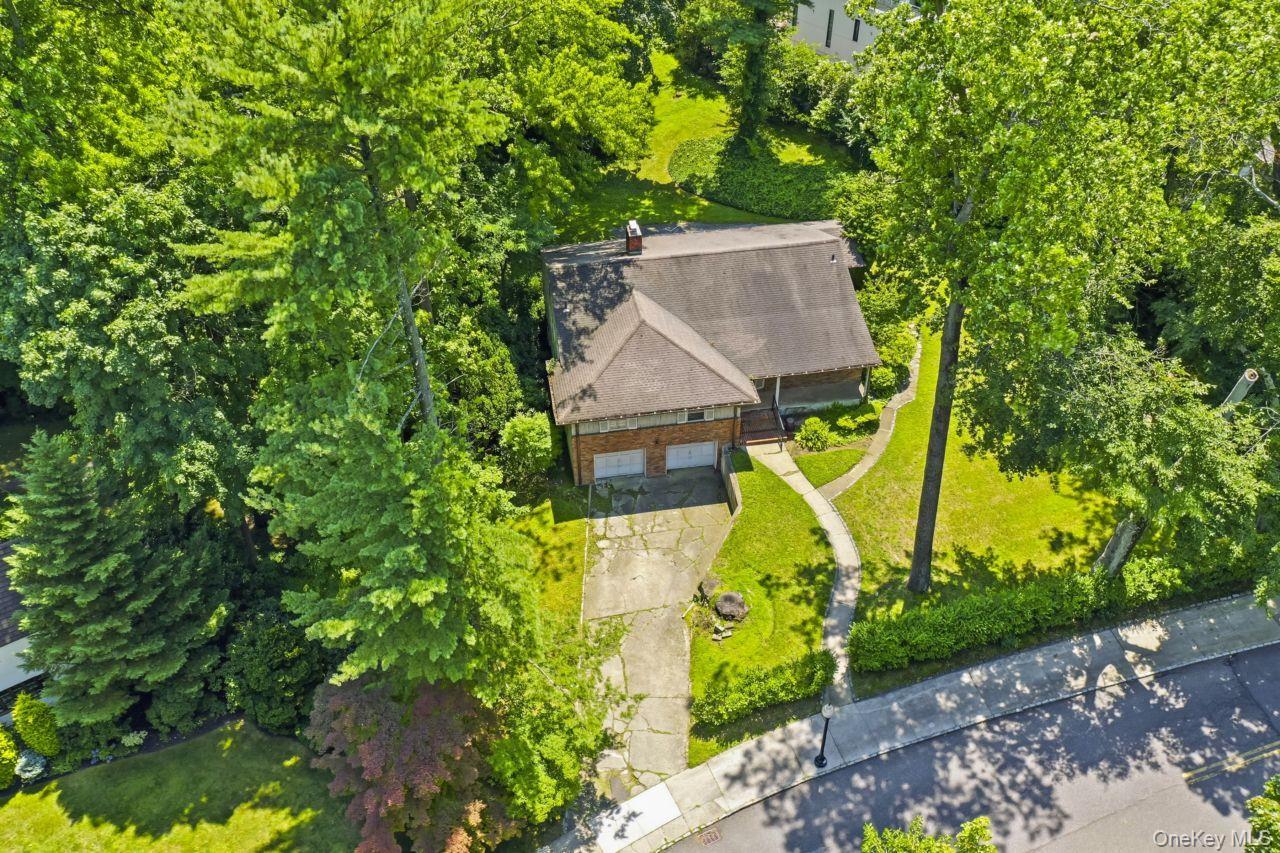 Single Family Nassau Drive  Nassau County, NY 11021, MLS-1027185-2