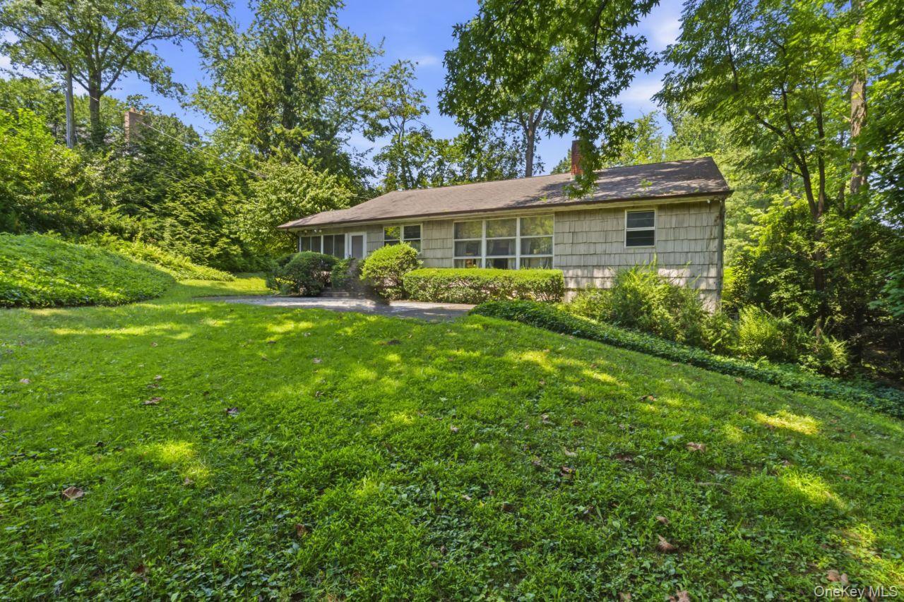 Single Family Nassau Drive  Nassau County, NY 11021, MLS-1027185-5