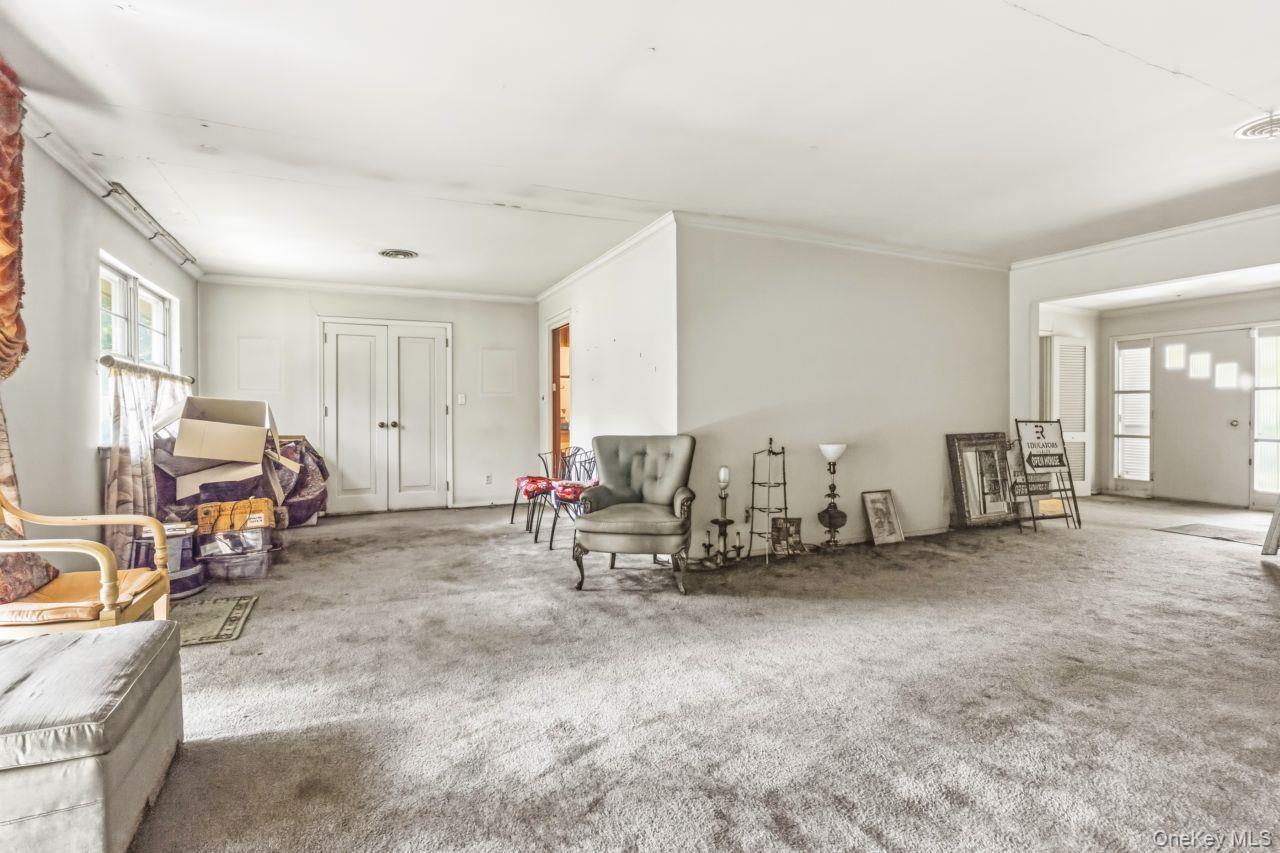 Single Family Nassau Drive  Nassau County, NY 11021, MLS-1027185-9