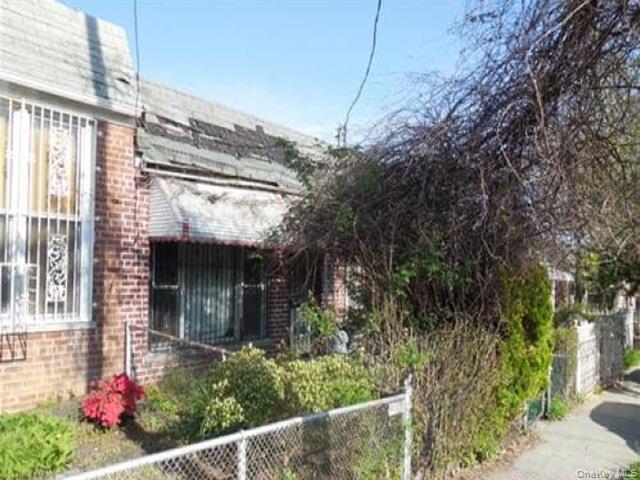 Single Family Gunther Avenue Bronx, NY 10469, MLS-1027196-2