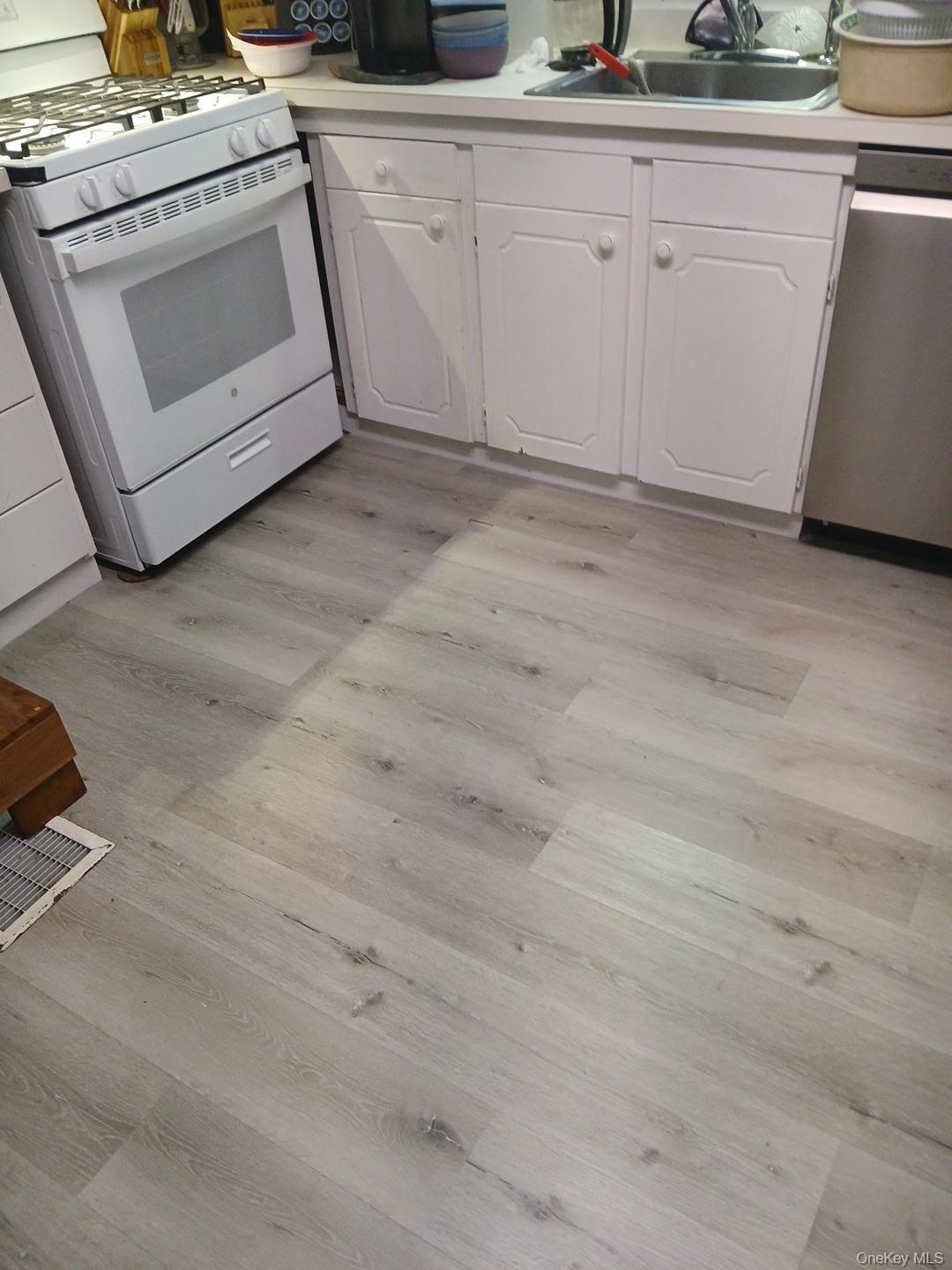 Single Family Fresh Pond Avenue Suffolk County, NY 11901, MLS-1027202-9