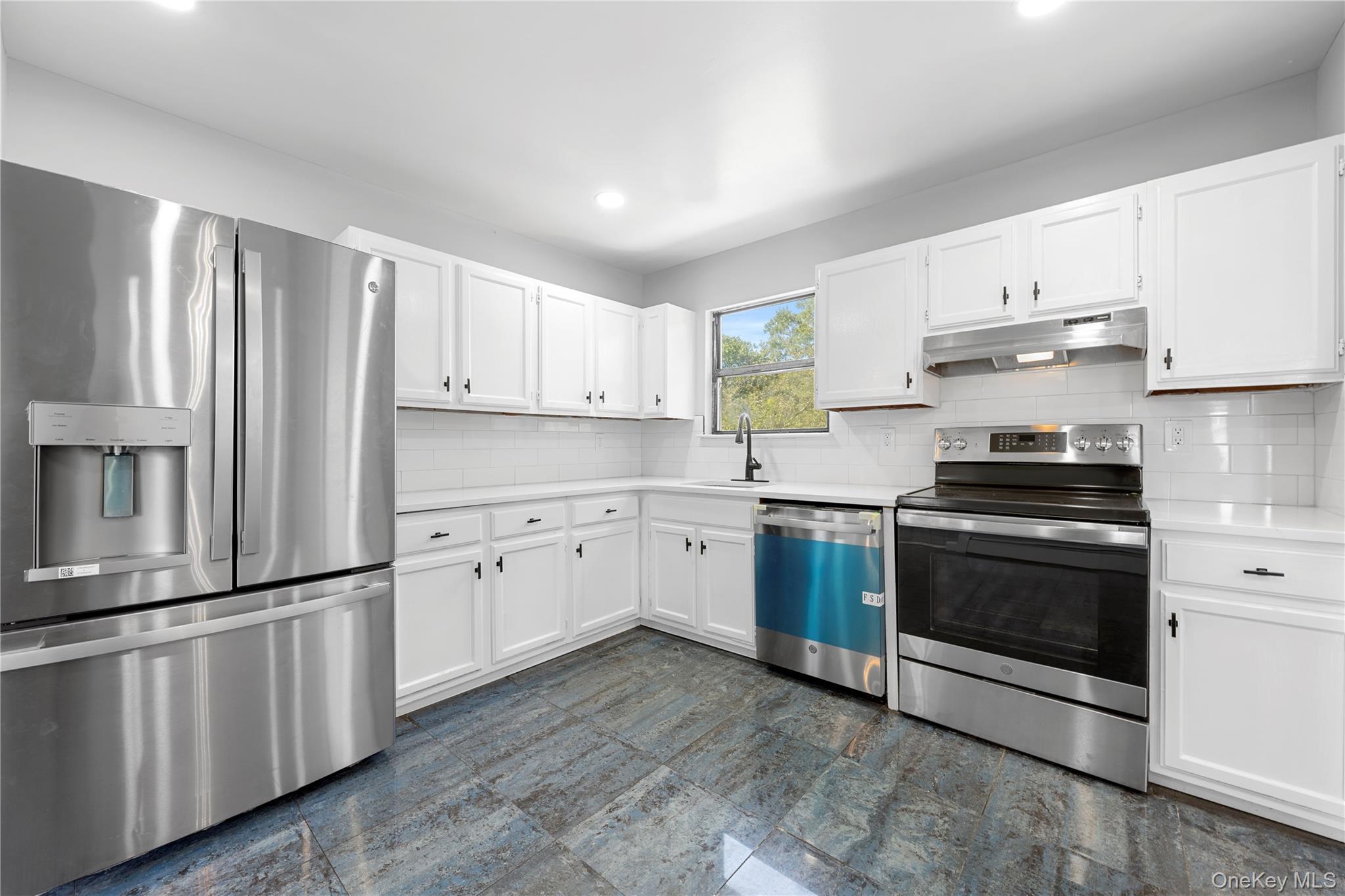 Single Family Marshall Street Suffolk County, NY 11772, MLS-1027229-10
