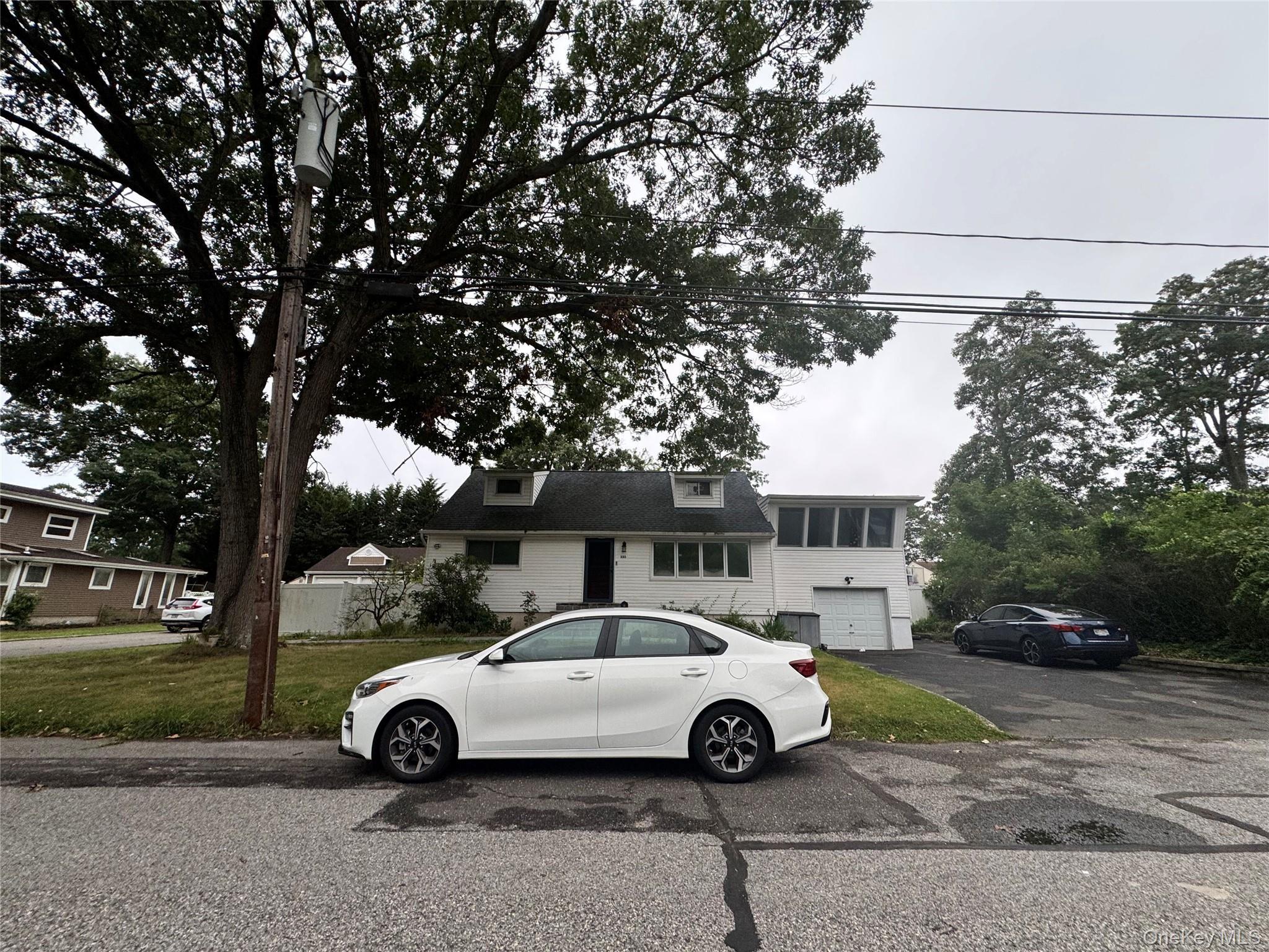 Single Family S 15th Street Suffolk County, NY 11757, MLS-1027252-3