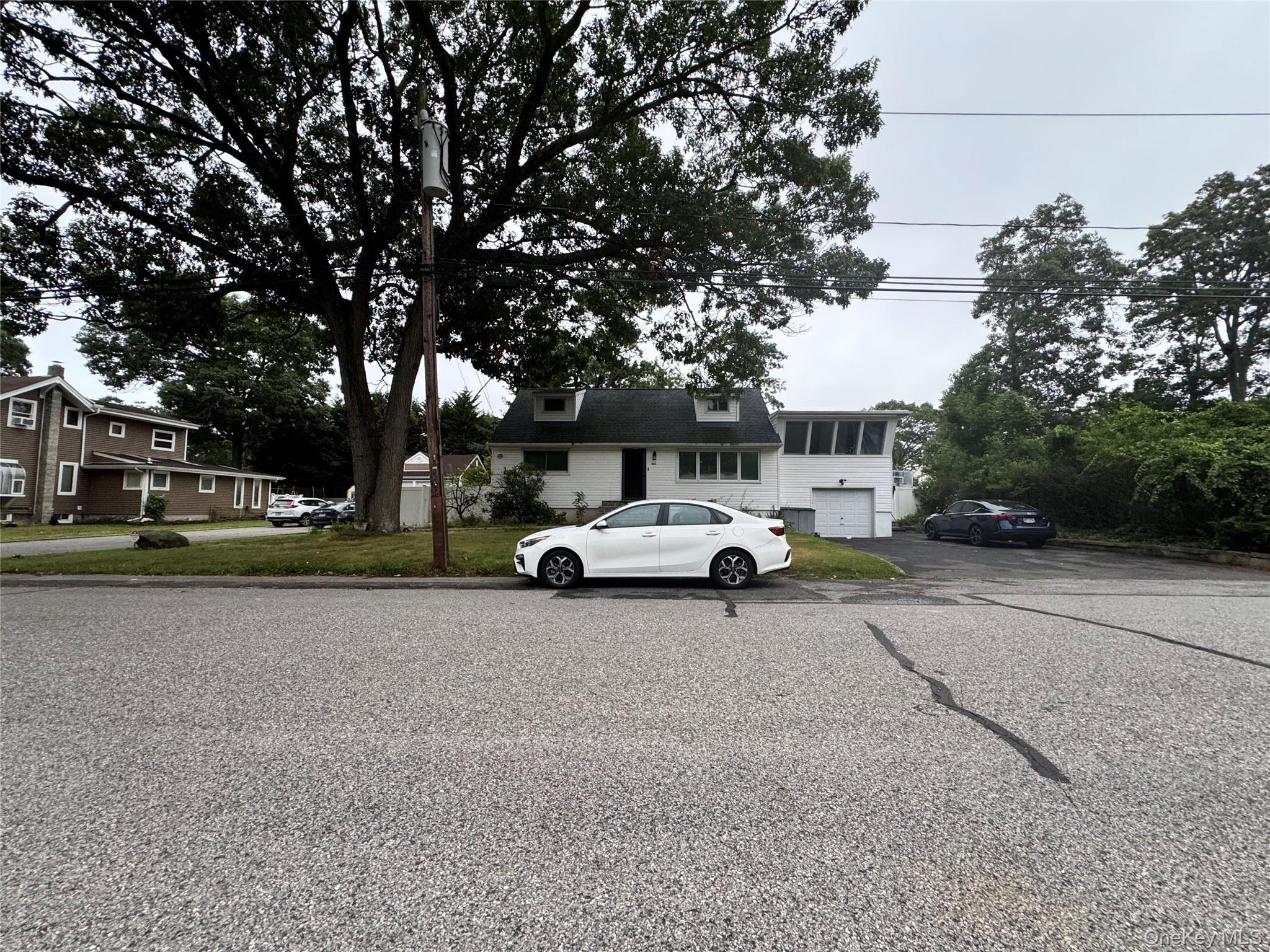 Single Family S 15th Street Suffolk County, NY 11757, MLS-1027252-4