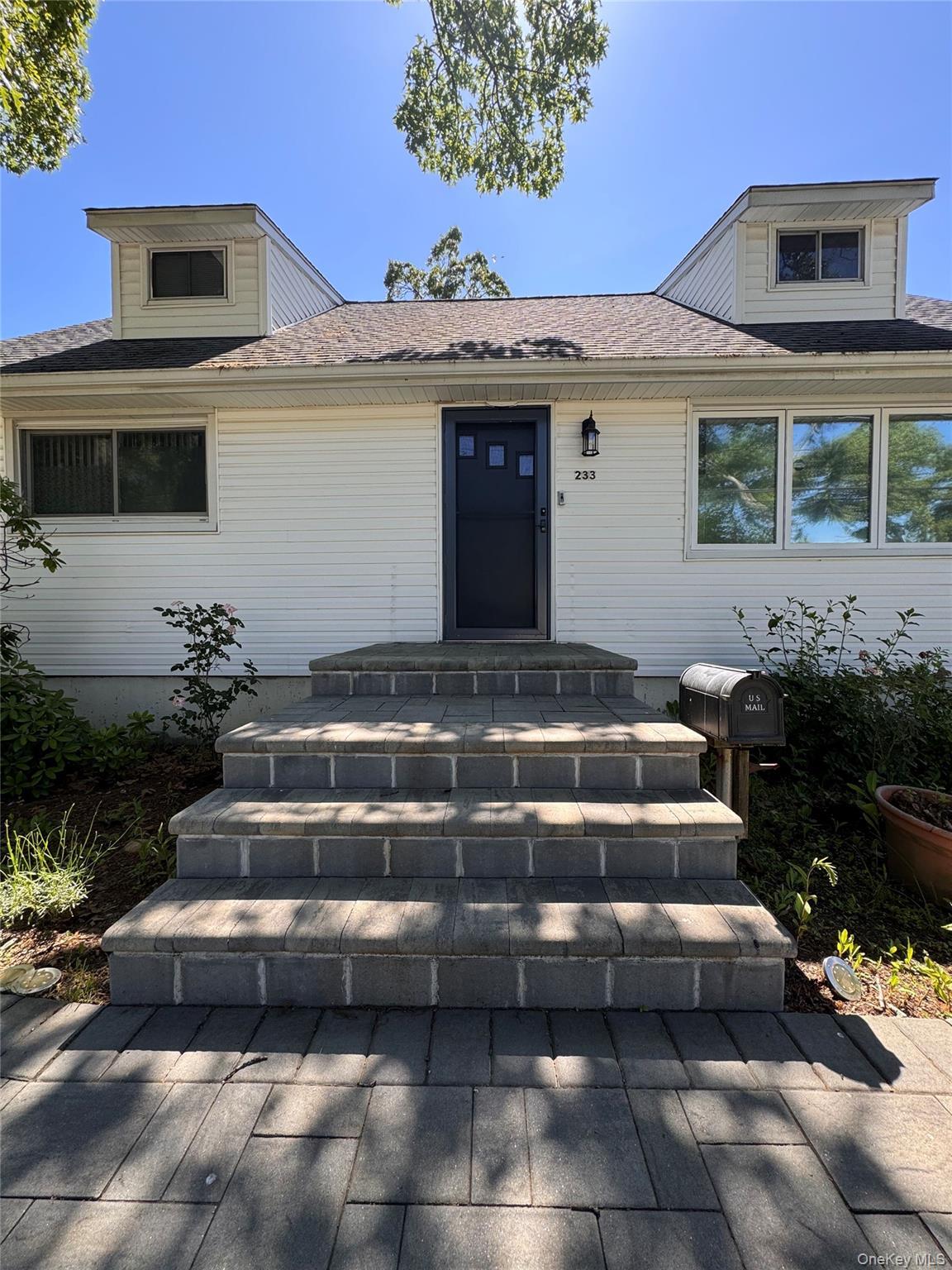 Single Family S 15th Street Suffolk County, NY 11757, MLS-1027252-6