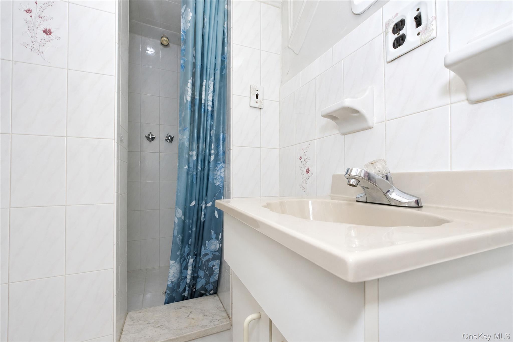Single Family 72nd Street  Brooklyn, NY 11228, MLS-1027278-17