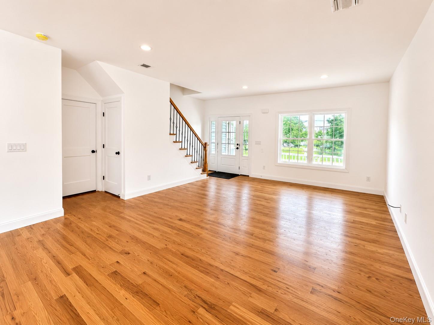 Single Family Edgewater Drive Suffolk County, NY 11951, MLS-1027292-11