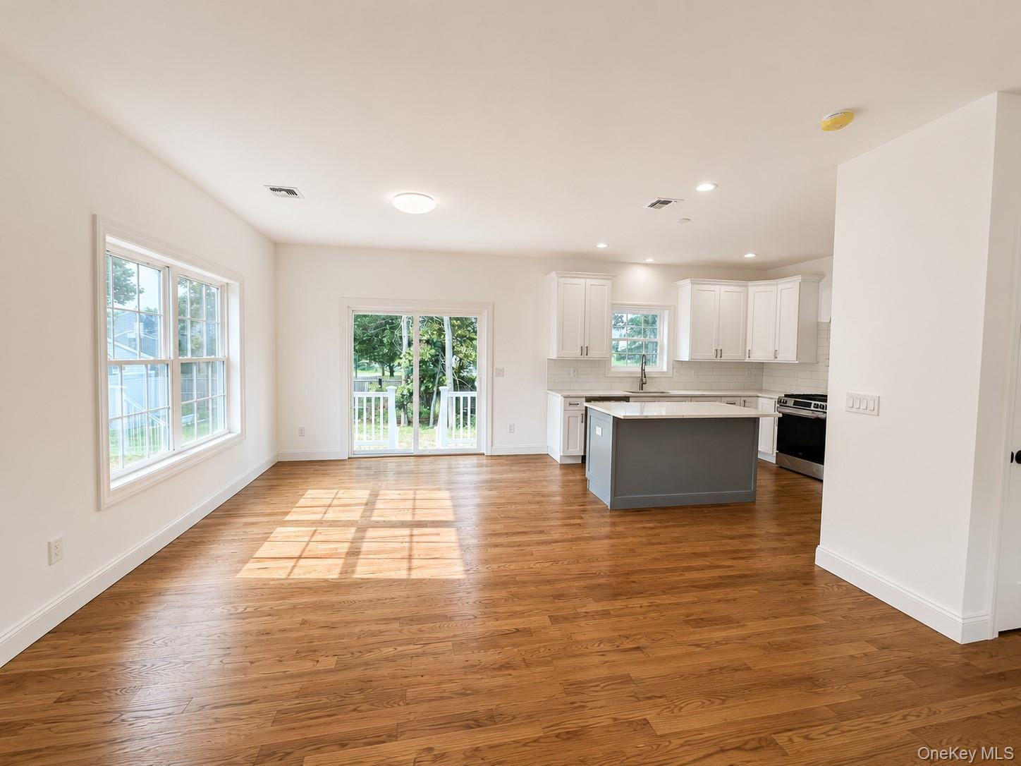 Single Family Edgewater Drive Suffolk County, NY 11951, MLS-1027292-14