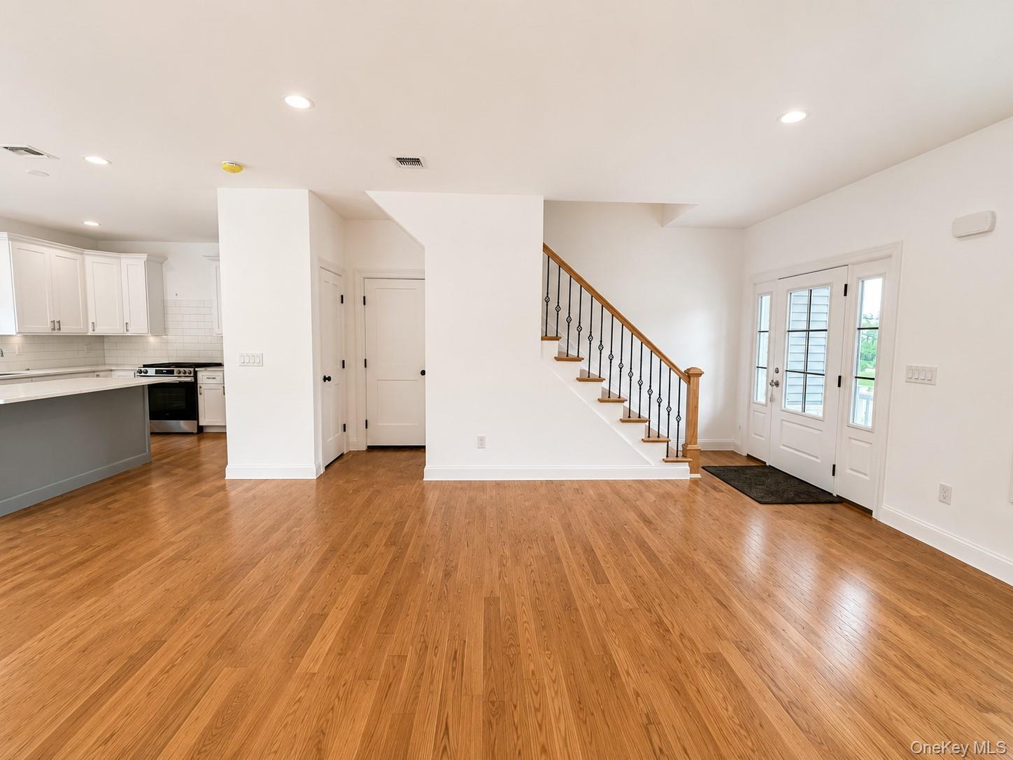 Single Family Edgewater Drive Suffolk County, NY 11951, MLS-1027292-15