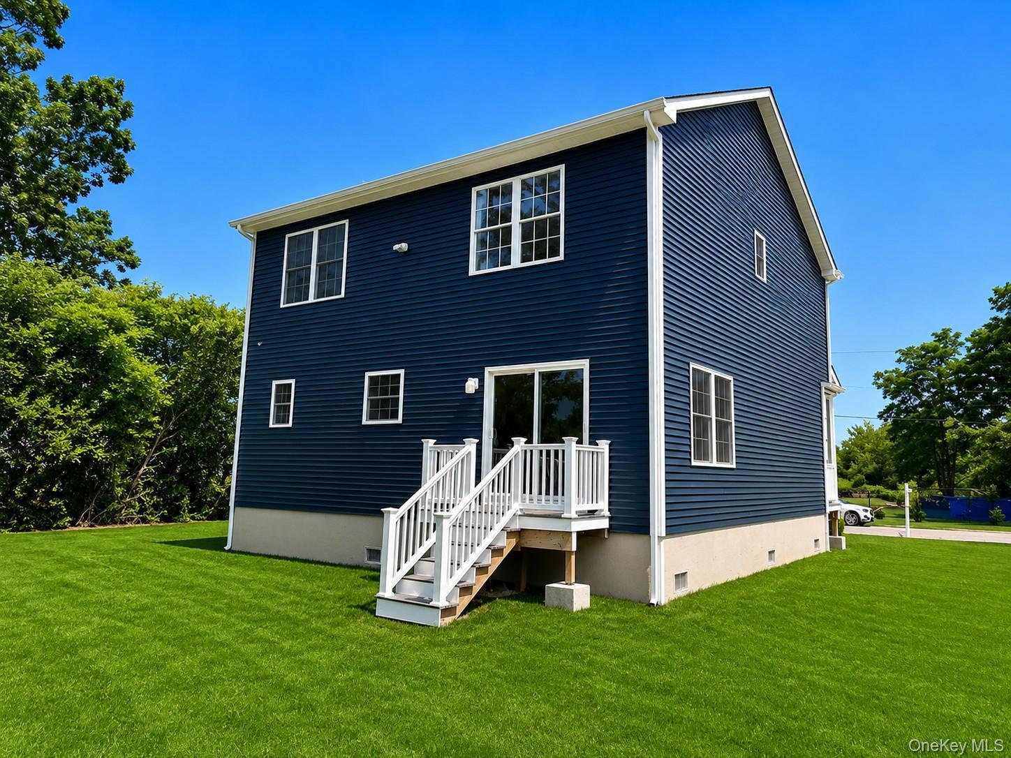 Single Family Edgewater Drive Suffolk County, NY 11951, MLS-1027292-36