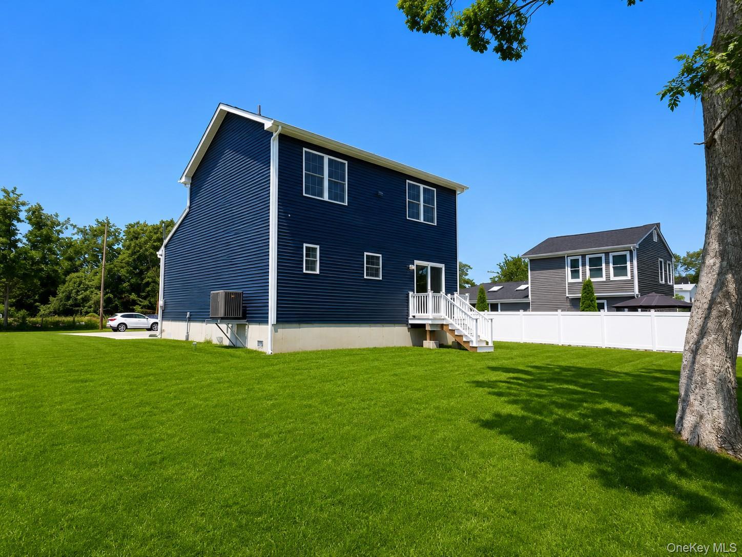 Single Family Edgewater Drive Suffolk County, NY 11951, MLS-1027292-37