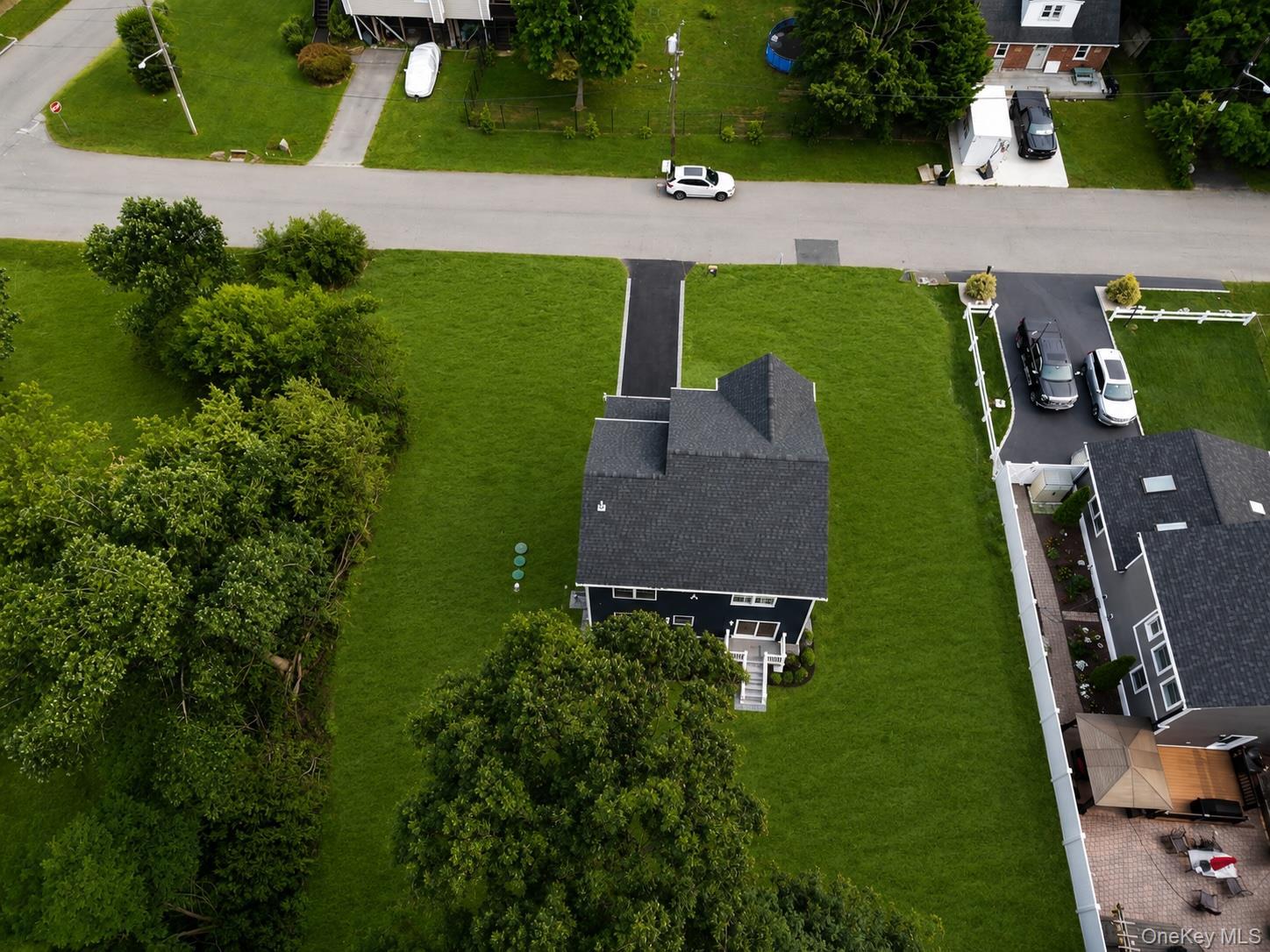 Single Family Edgewater Drive Suffolk County, NY 11951, MLS-1027292-38