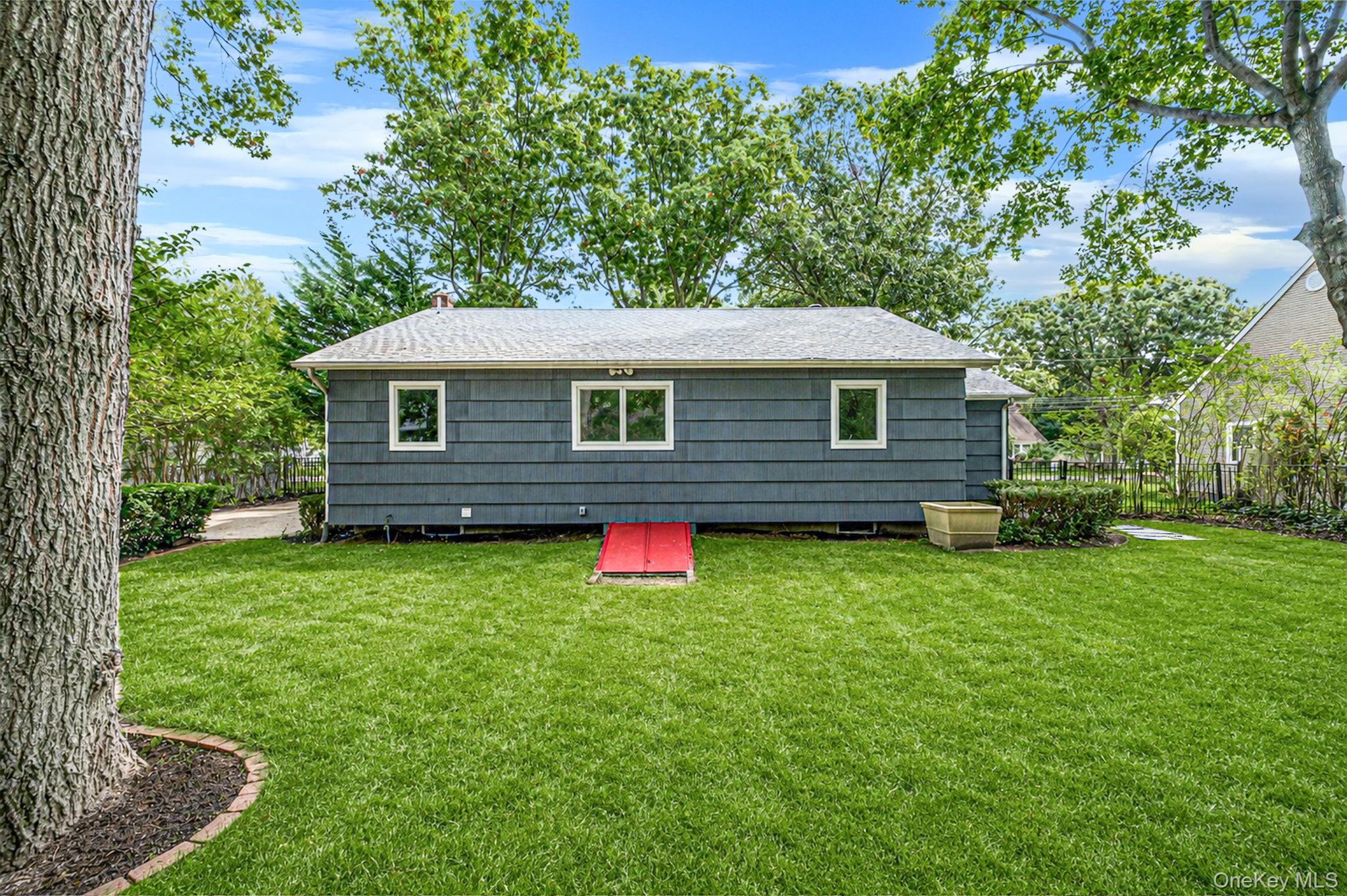 Single Family Phyllis Drive Suffolk County, NY 11772, MLS-1027403-26