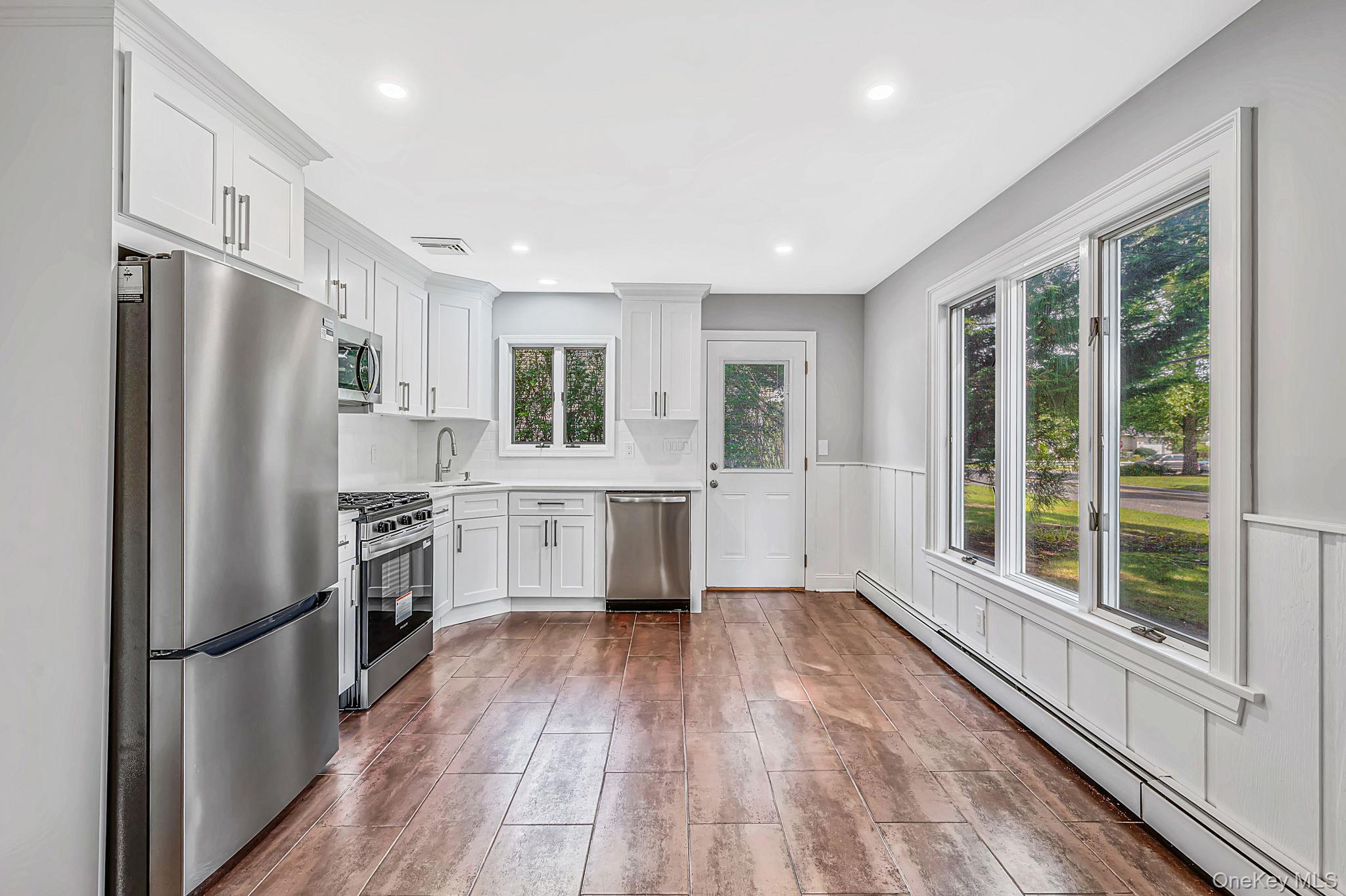 Single Family Phyllis Drive Suffolk County, NY 11772, MLS-1027403-5