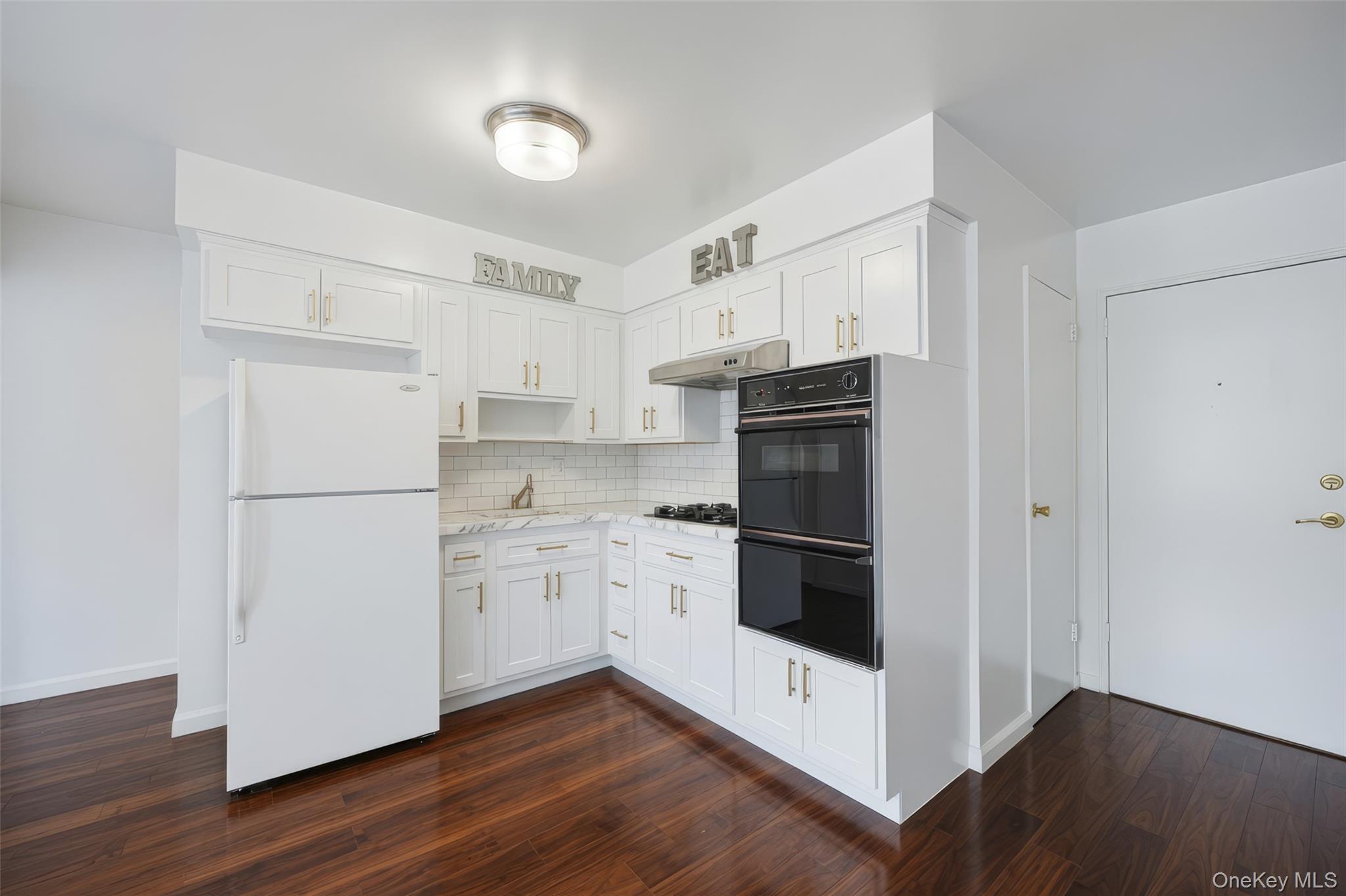 Single Family Cross Island Parkway Queens, NY 11357, MLS-1027431-3