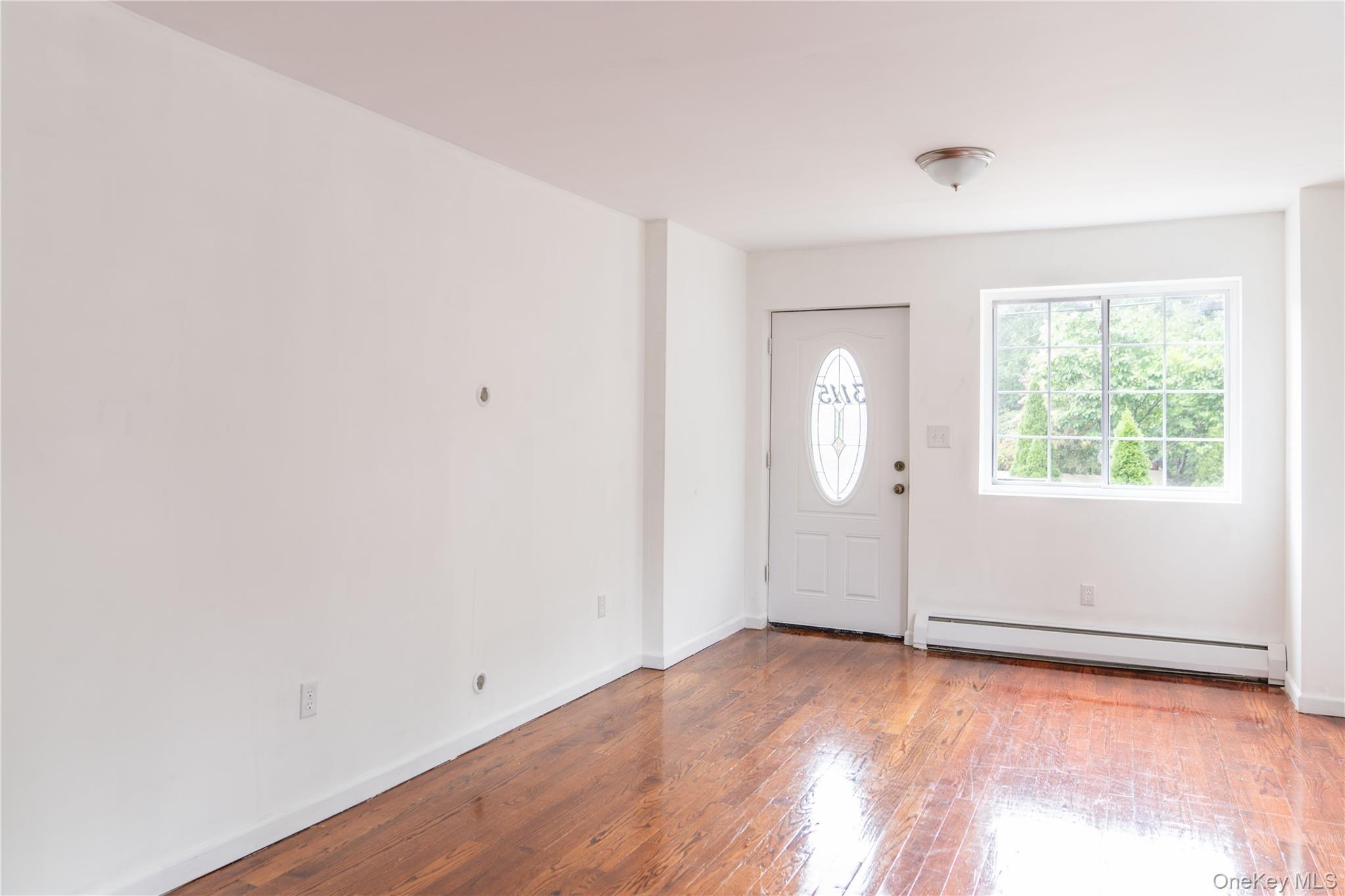 Single Family Fenton Avenue  Bronx, NY 10469, MLS-1027463-10