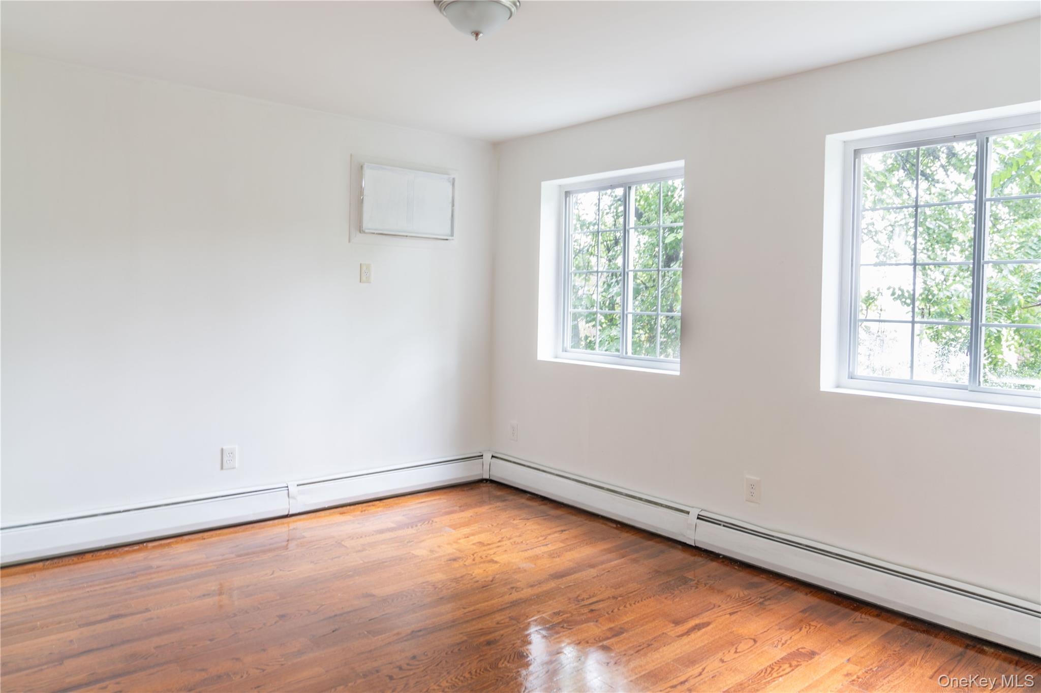 Single Family Fenton Avenue  Bronx, NY 10469, MLS-1027463-11