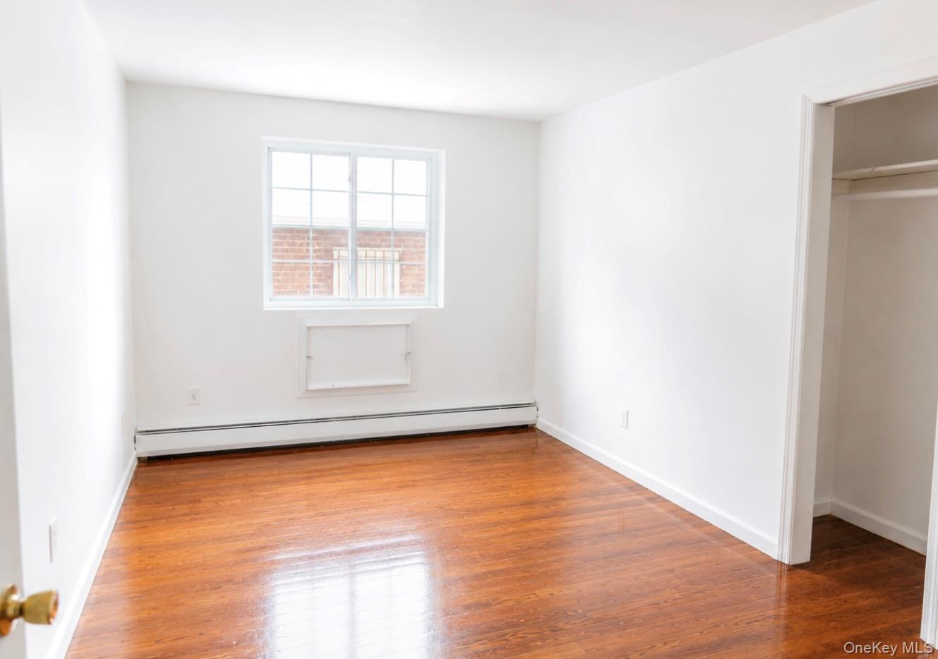 Single Family Fenton Avenue  Bronx, NY 10469, MLS-1027463-12