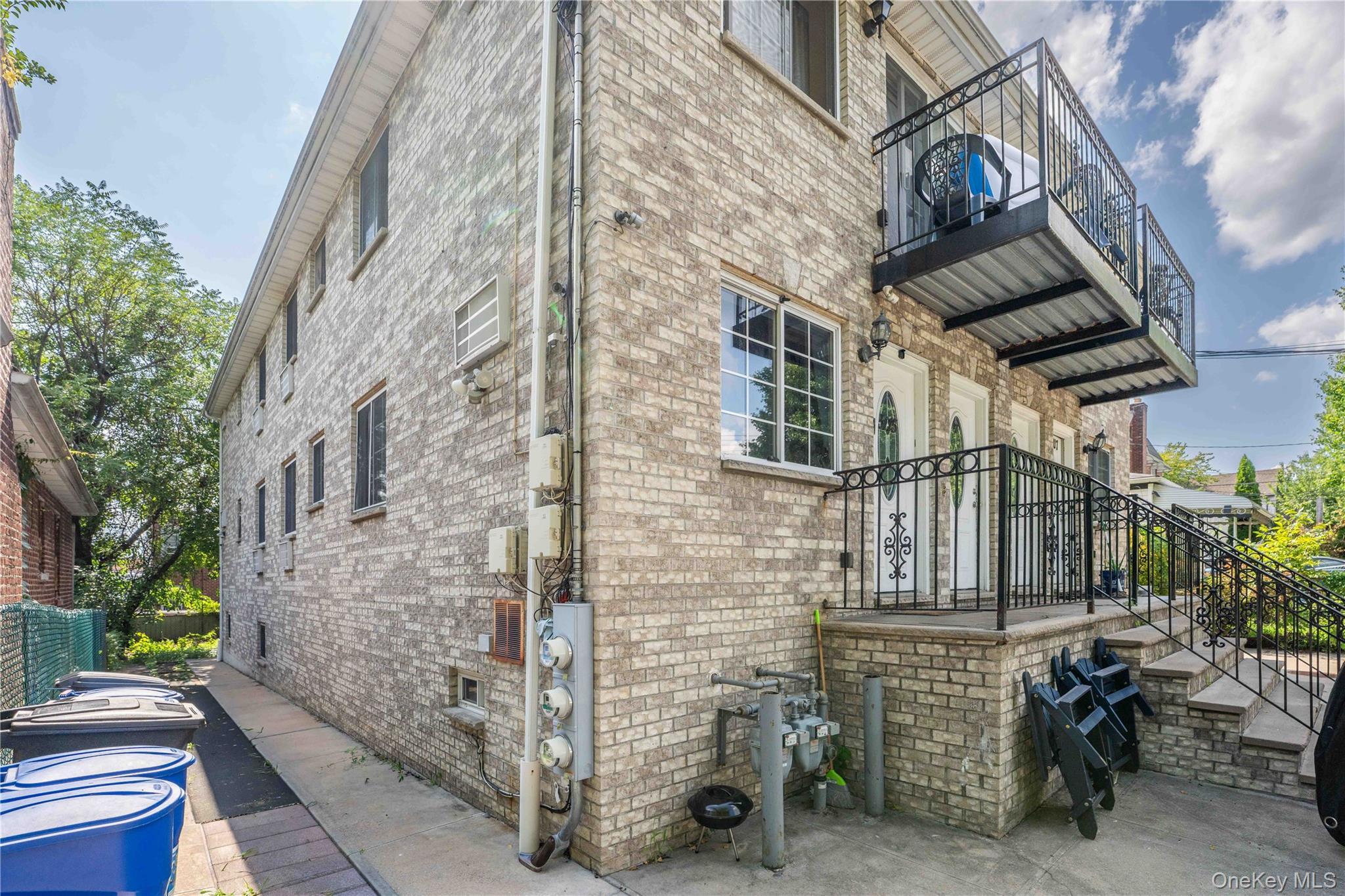 Single Family Fenton Avenue  Bronx, NY 10469, MLS-1027463-2