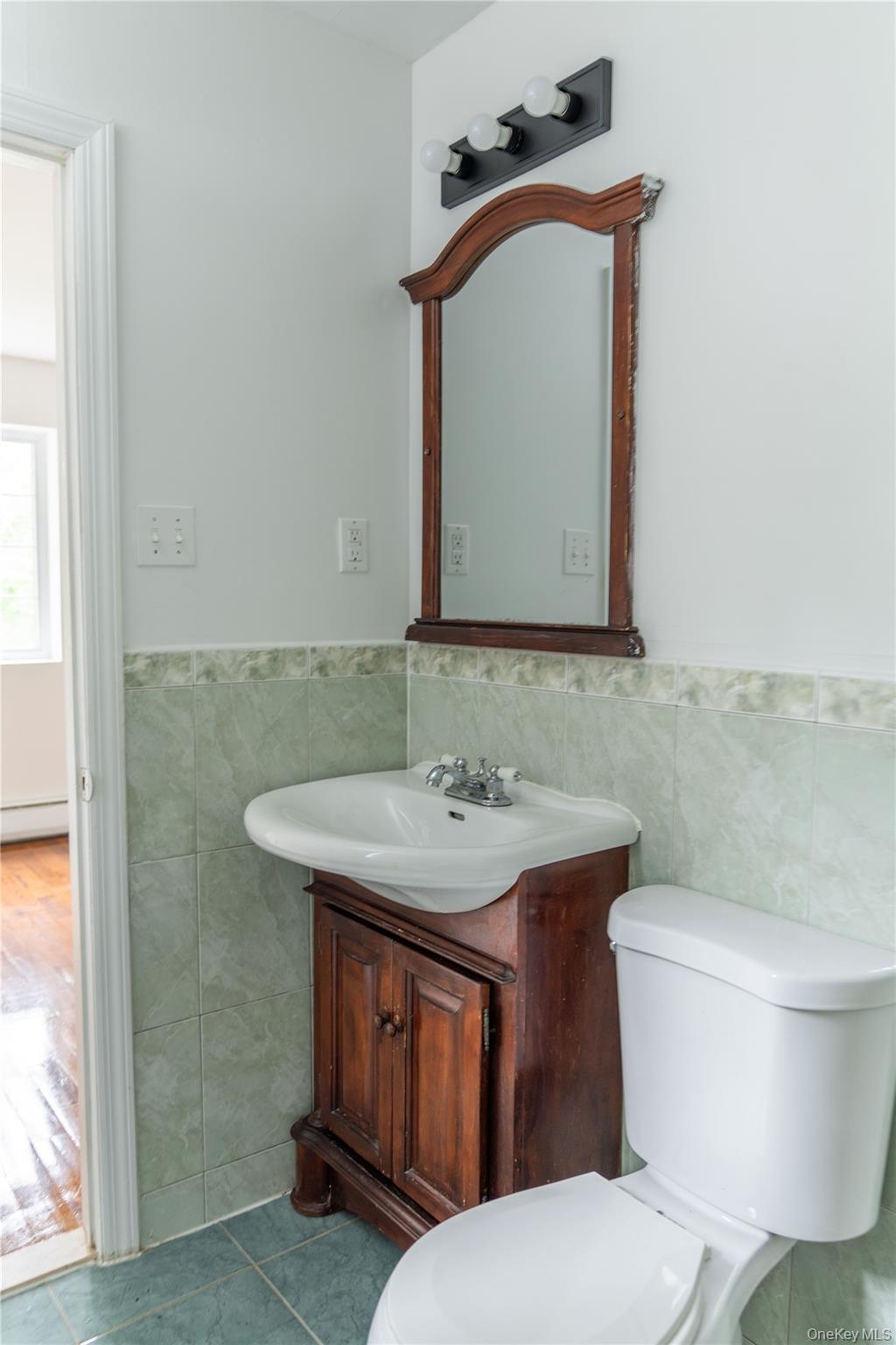 Single Family Fenton Avenue  Bronx, NY 10469, MLS-1027463-5