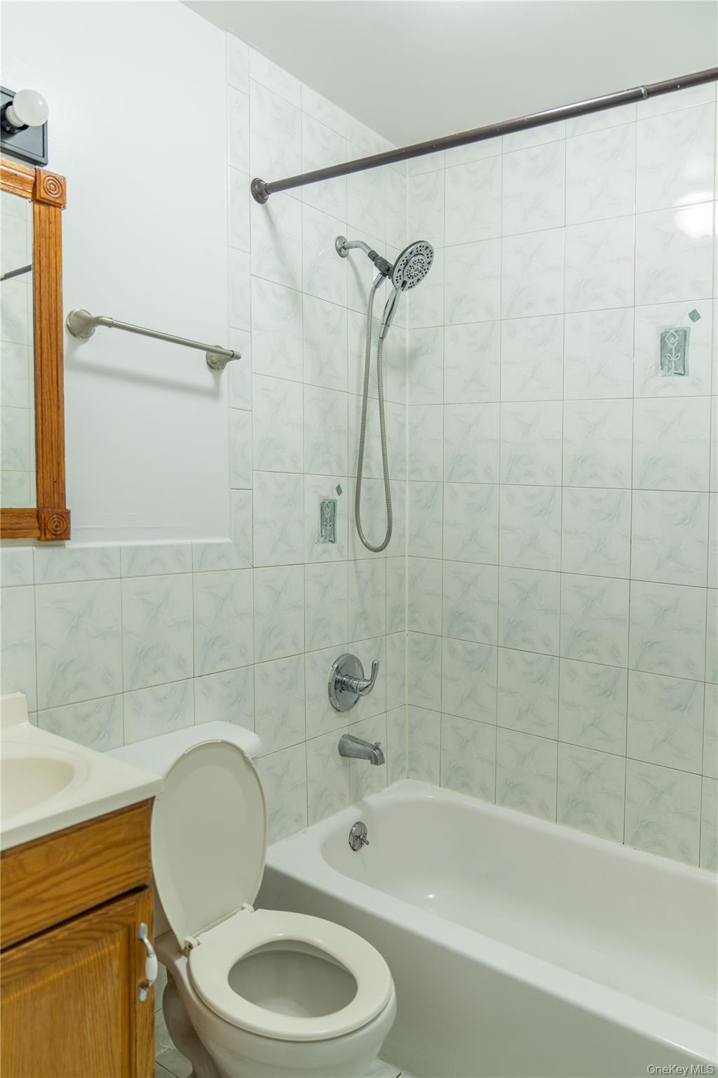 Single Family Fenton Avenue  Bronx, NY 10469, MLS-1027463-6