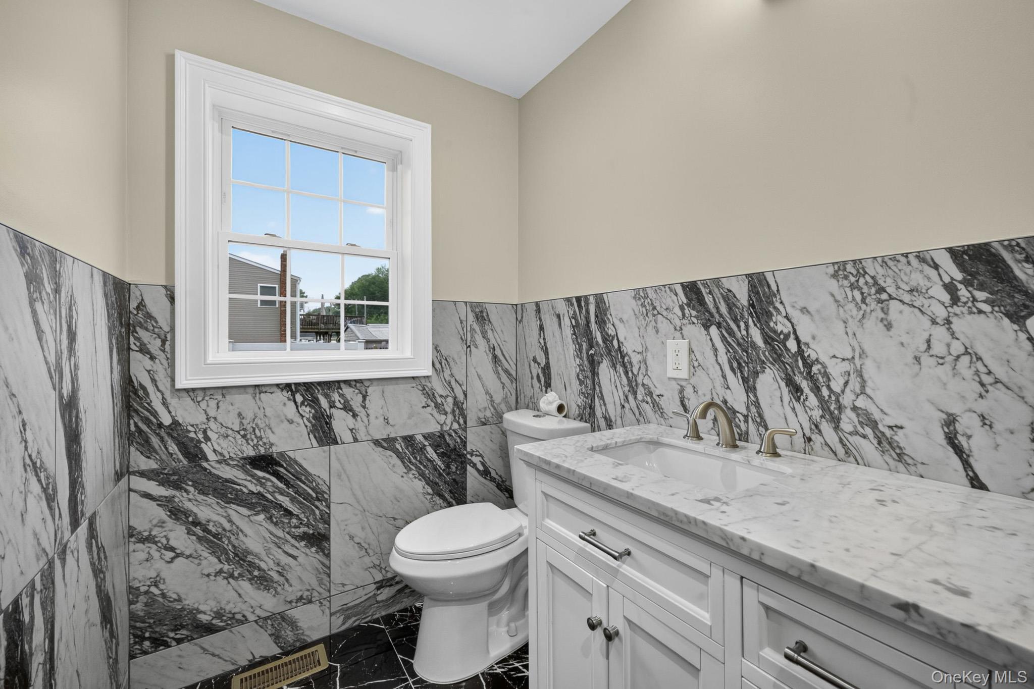 Single Family Pentmoor Drive Suffolk County, NY 11950, MLS-1027464-25