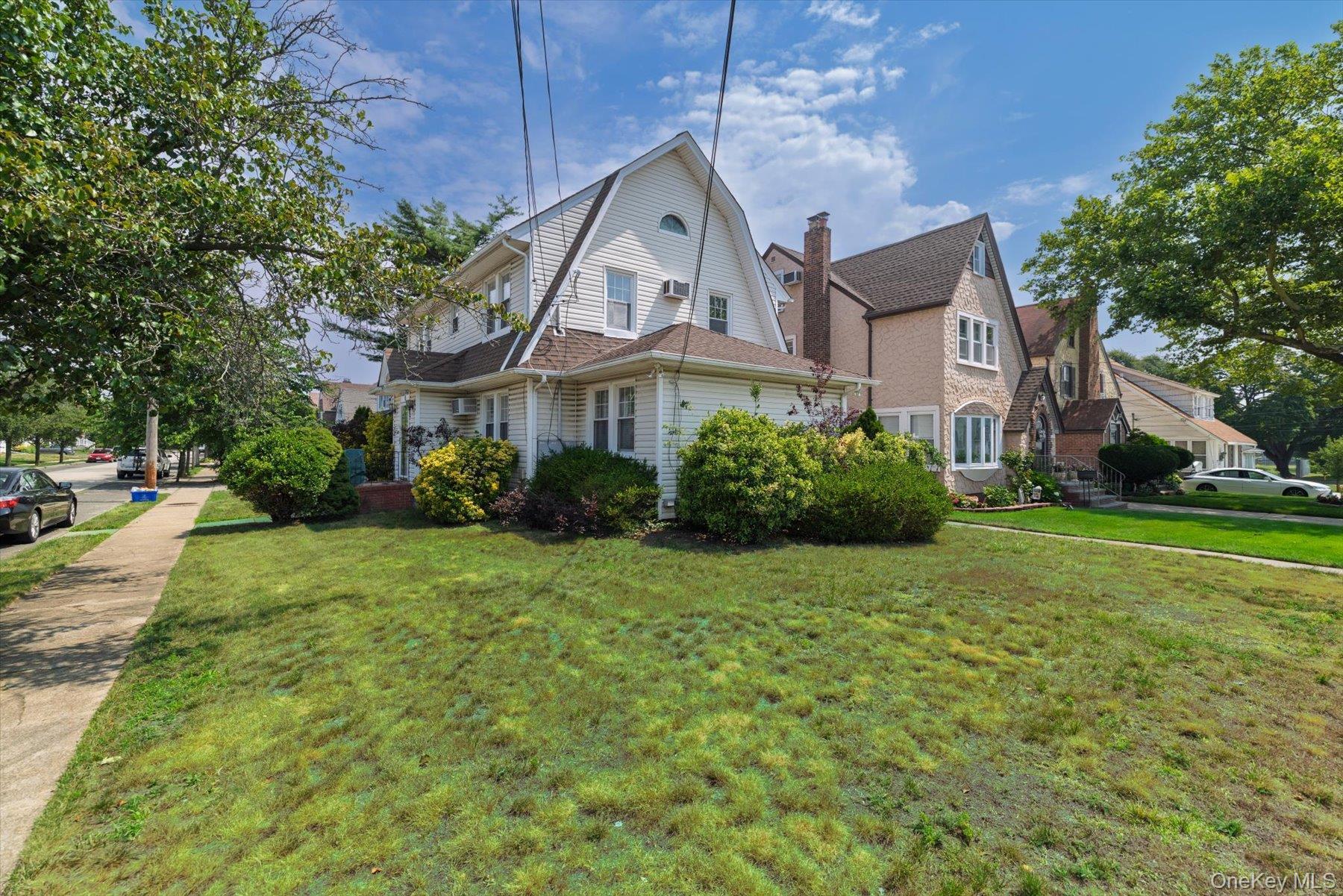 Single Family Hampton Road  Nassau County, NY 11563, MLS-1027466-2