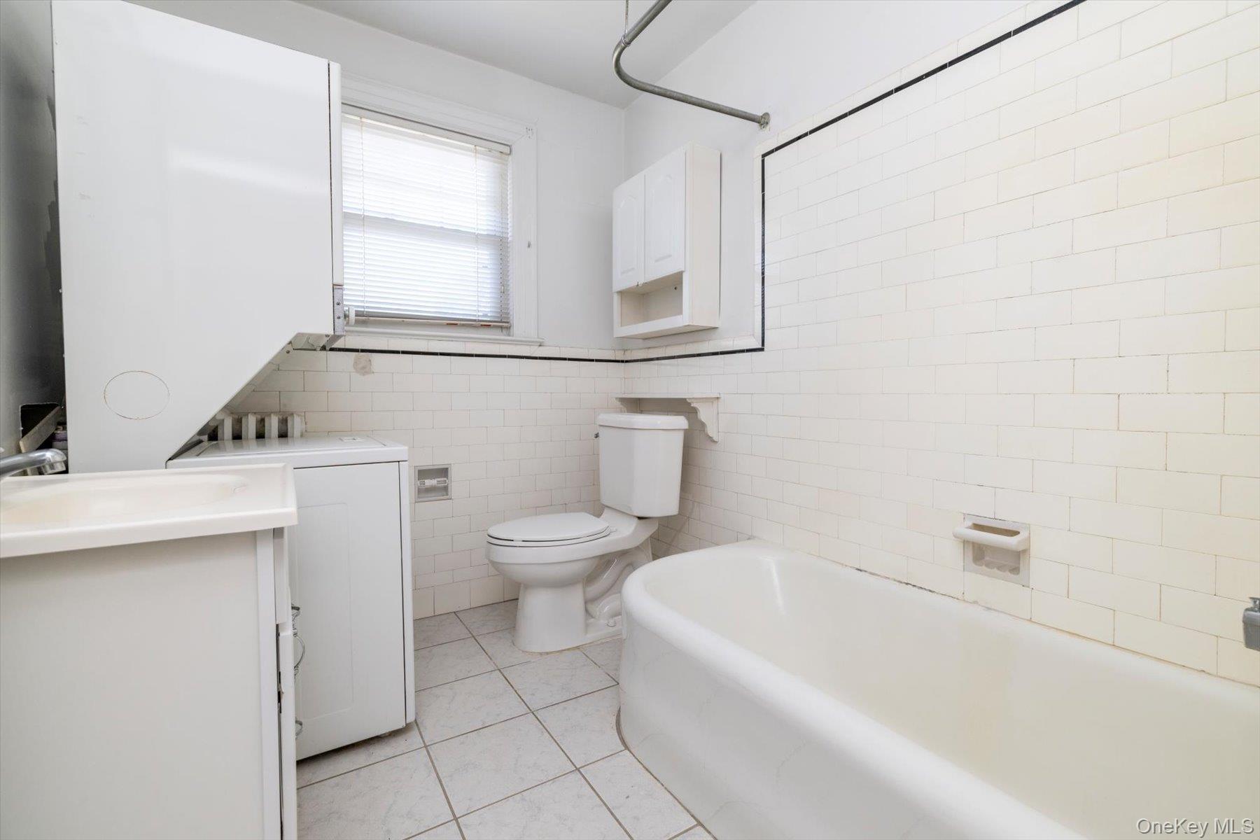 Single Family Hampton Road  Nassau County, NY 11563, MLS-1027466-21