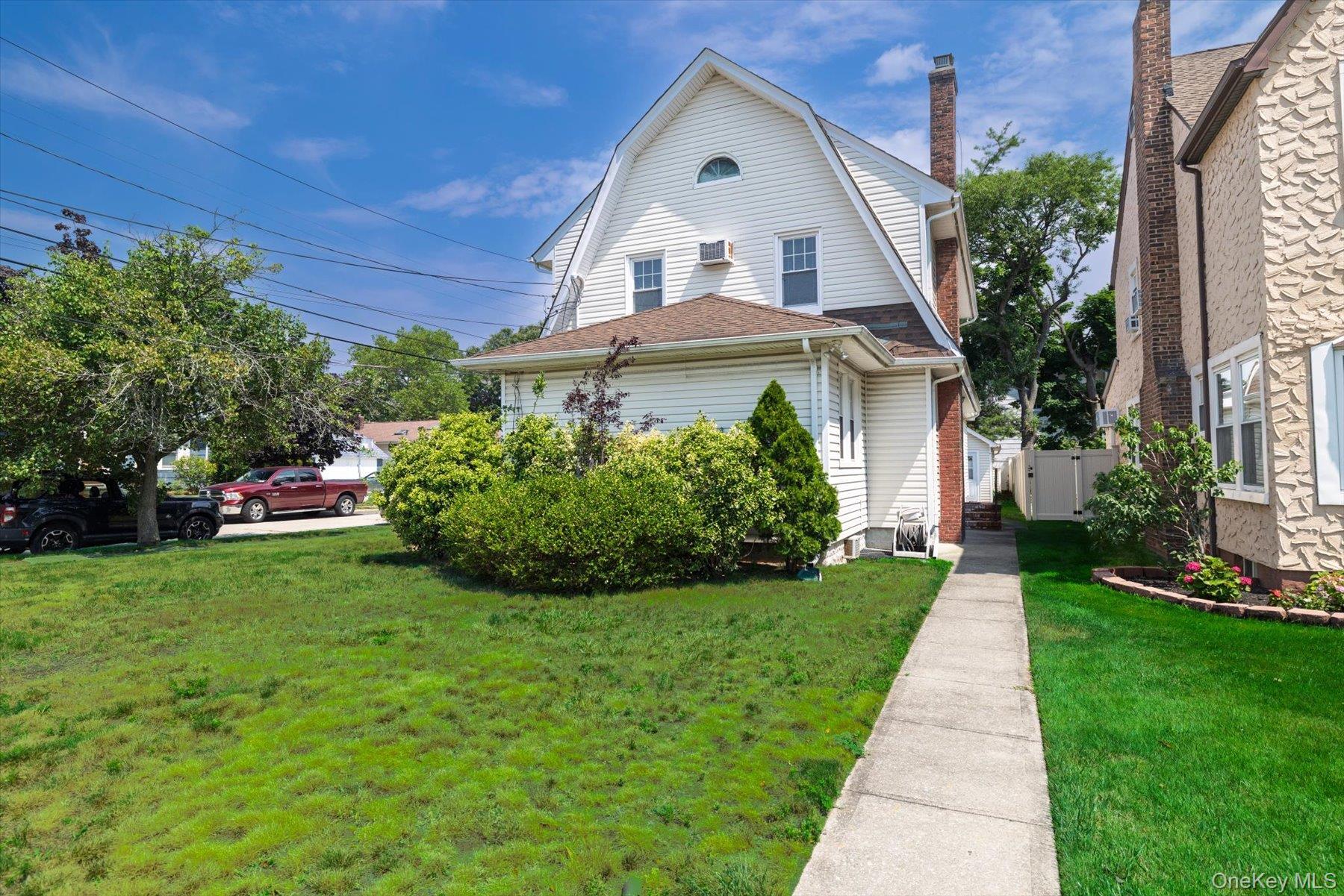 Single Family Hampton Road  Nassau County, NY 11563, MLS-1027466-3