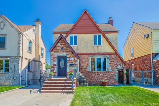 Single Family 10th Avenue  Queens, NY 11357, MLS-1027483-2